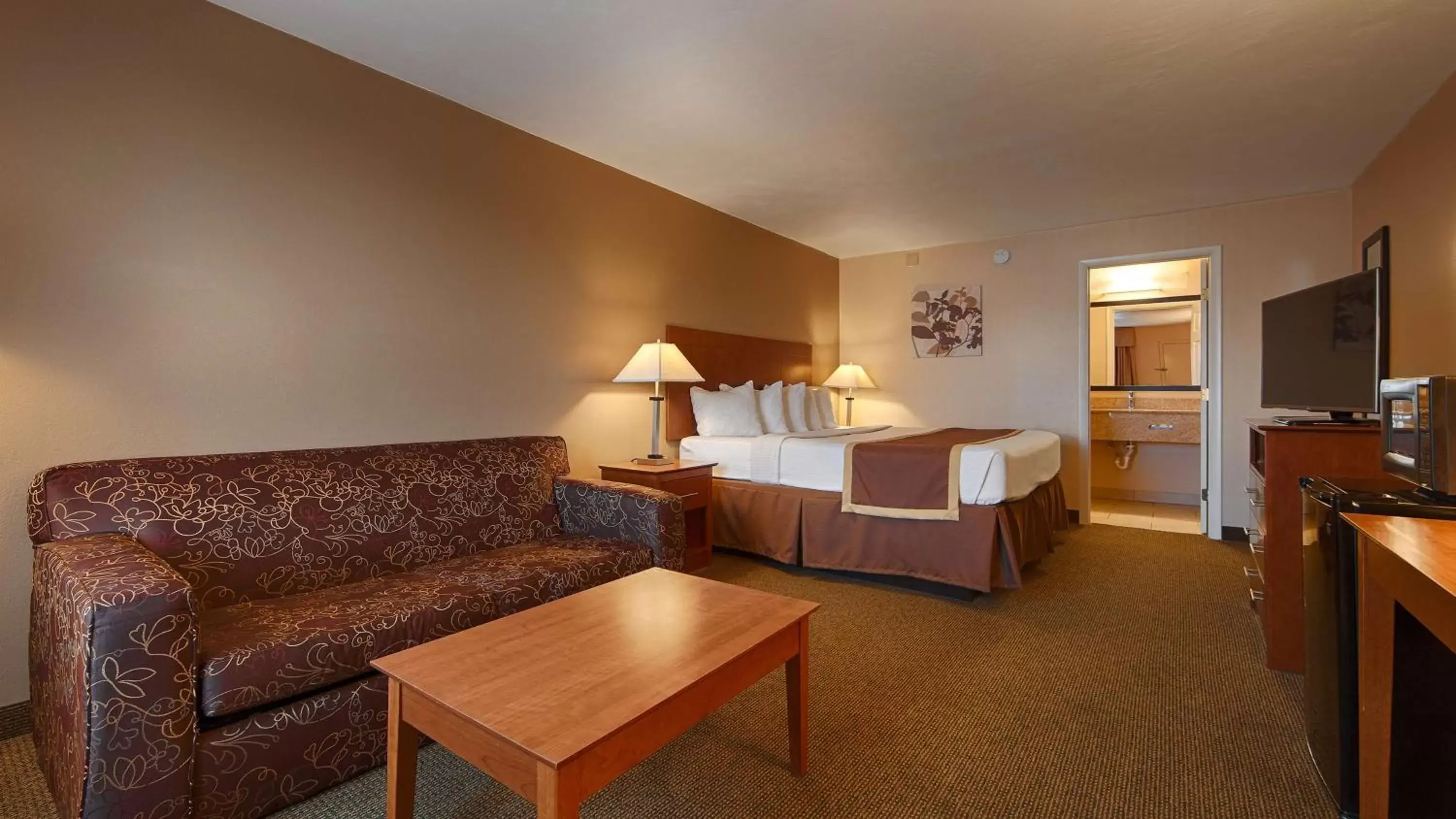 Photo of the whole room in Best Western Williamsport Inn