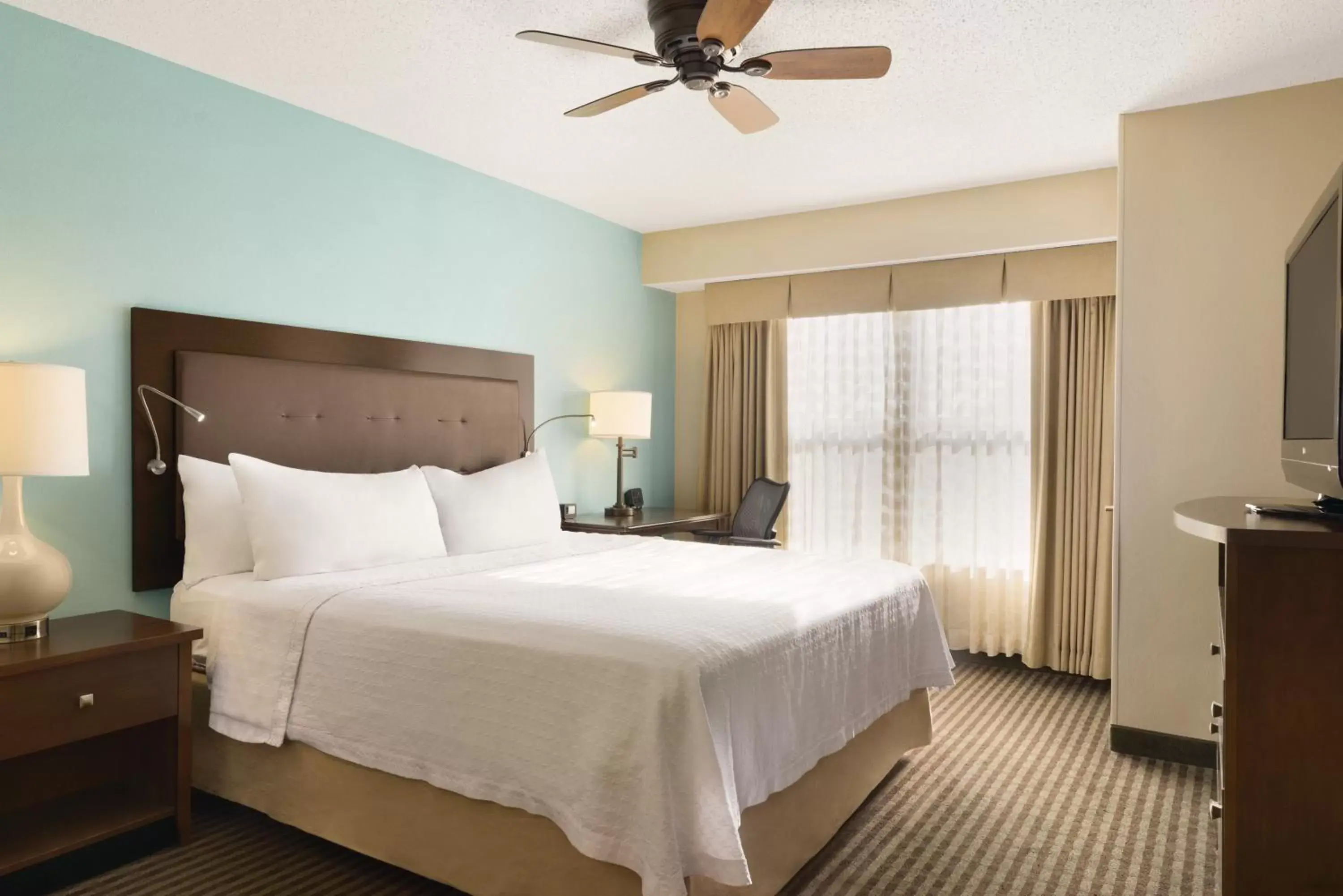 Bedroom, Bed in Homewood Suites Grand Rapids