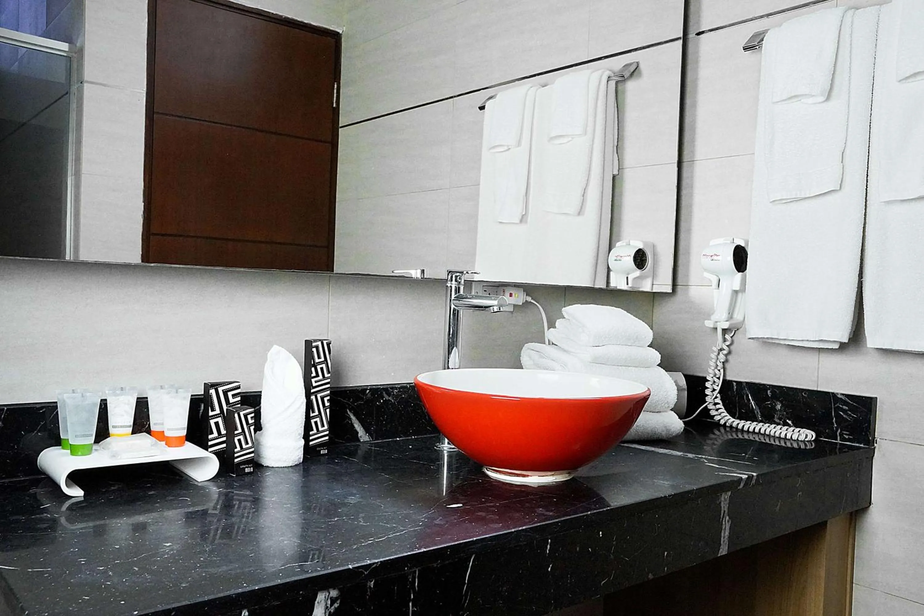 Photo of the whole room in Ramada by Wyndham Panama Via Argentina