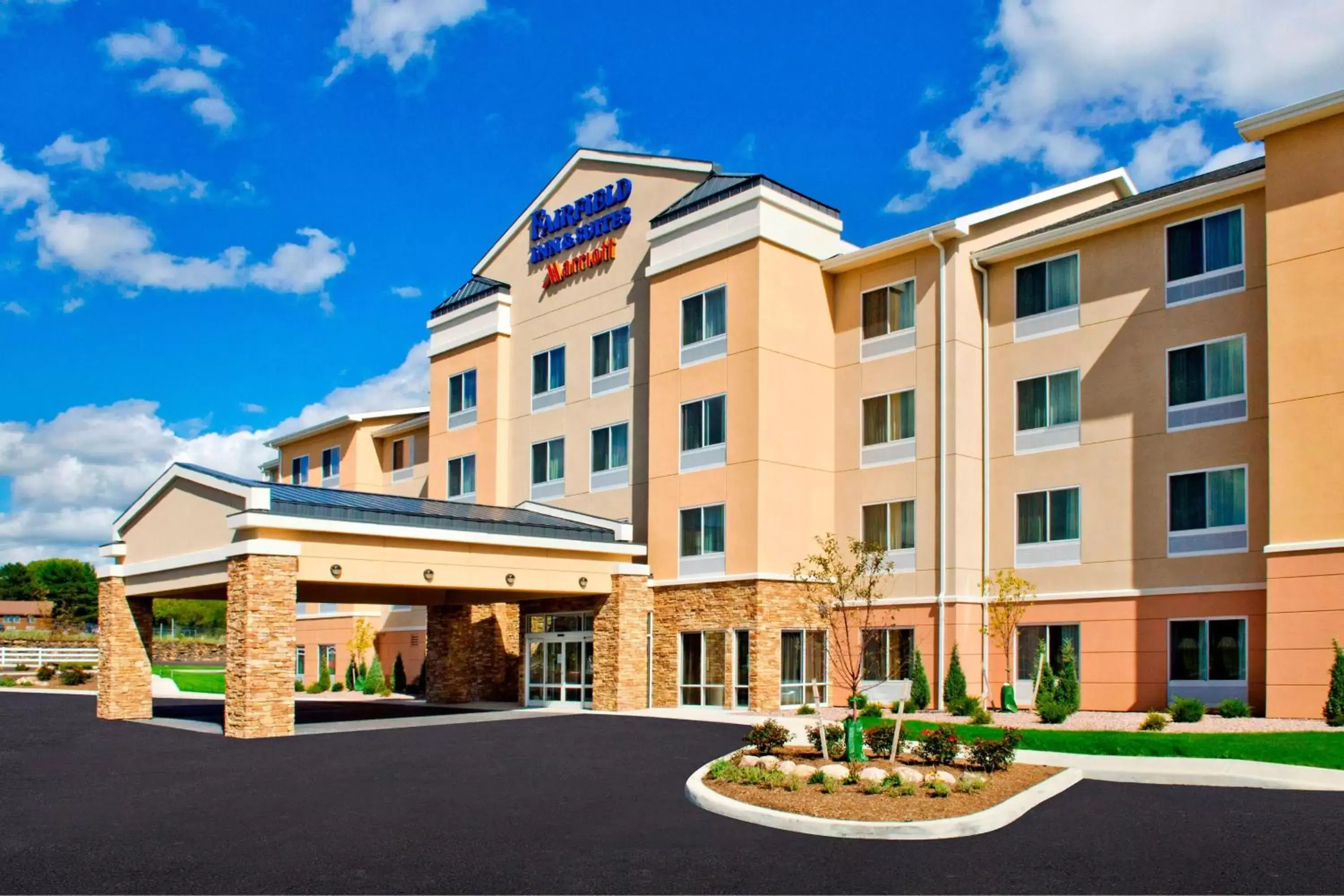 Property Building in Fairfield Inn & Suites by Marriott Watertown Thousand Islands