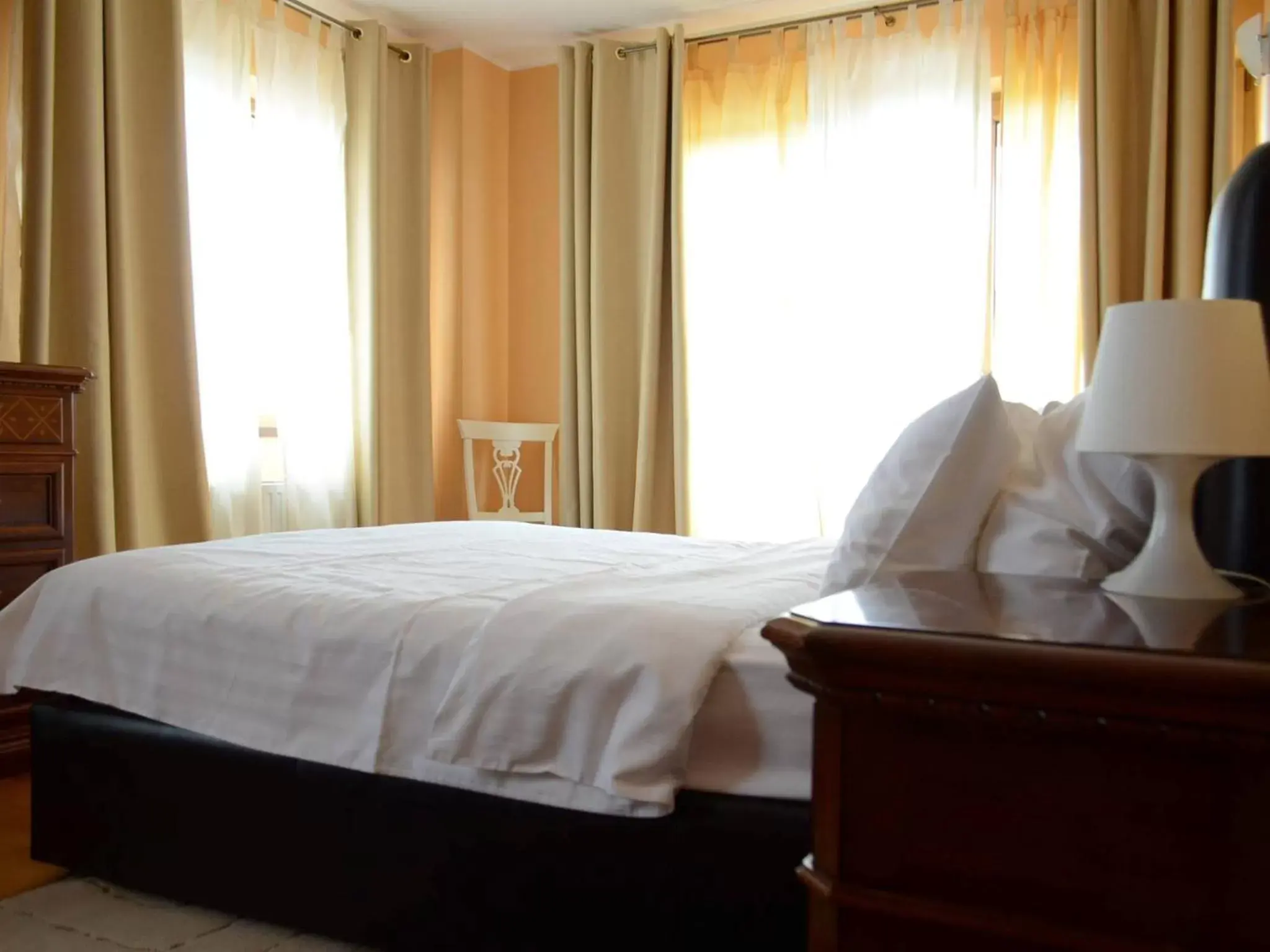 Photo of the whole room, Bed in Monte Carlo Palace Suites