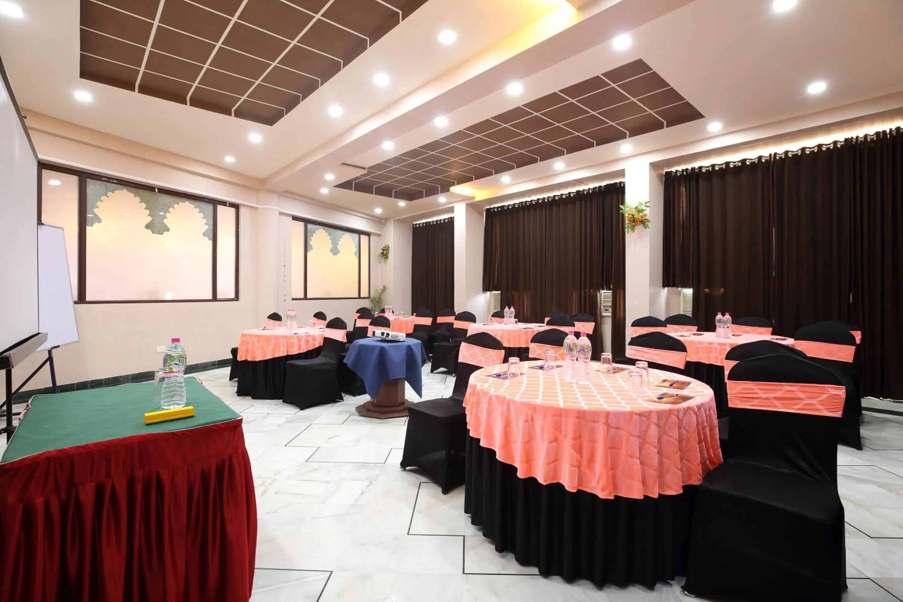 Banquet/Function facilities, Banquet Facilities in Hotel Vishnupriya