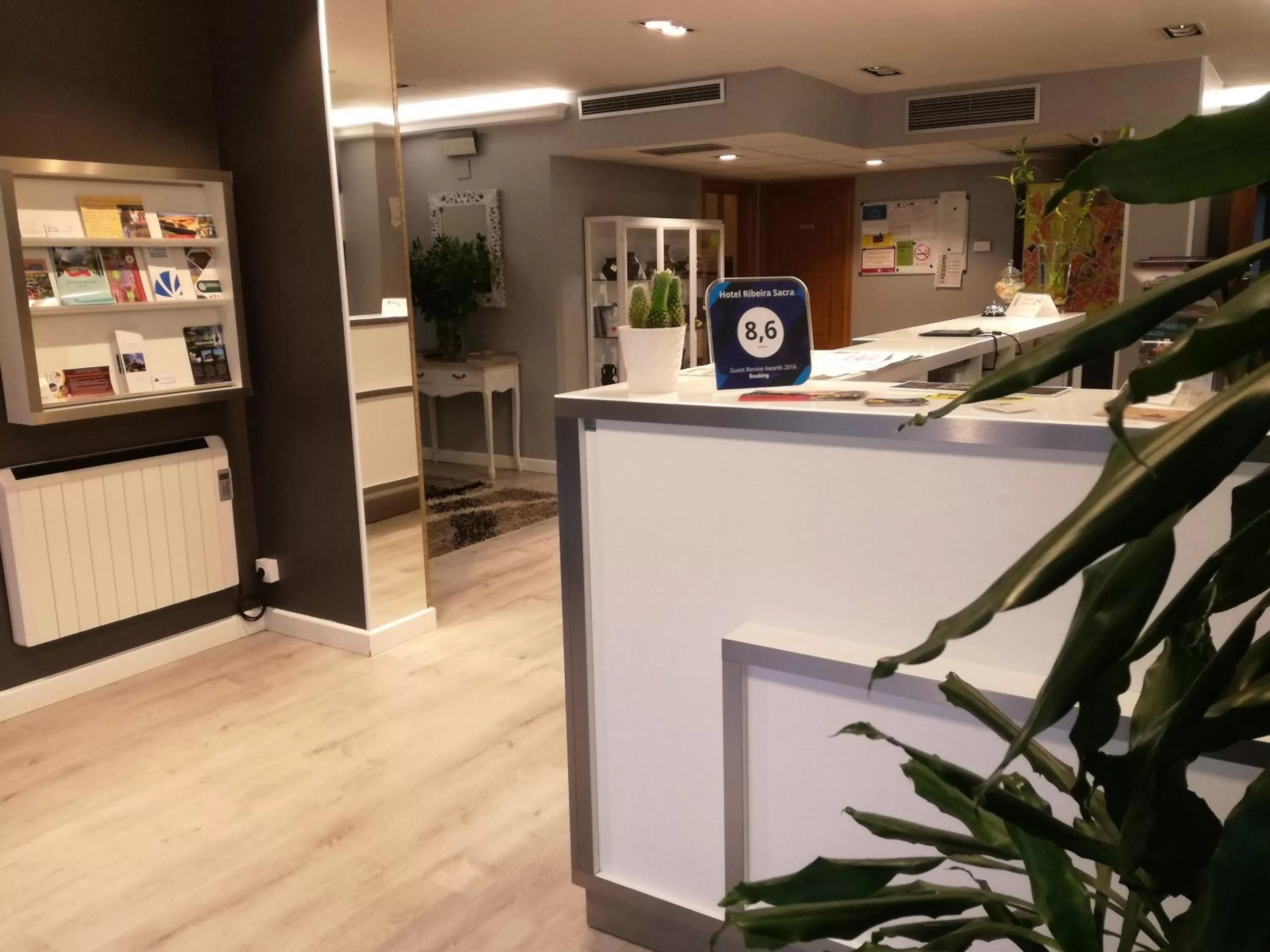 Lobby or reception in Hotel Ribeira Sacra