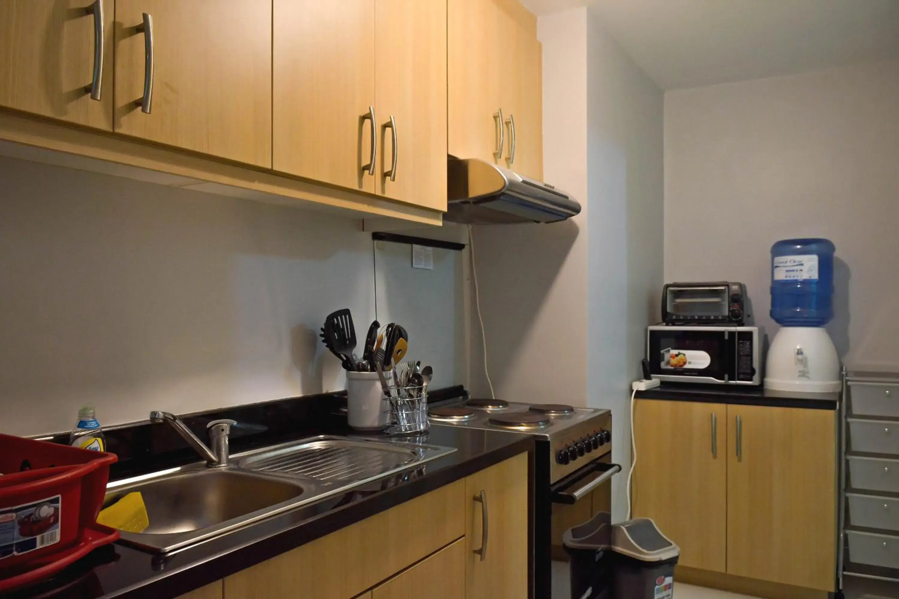Kitchen/Kitchenette in Avant Serviced Suites - Personal Concierge