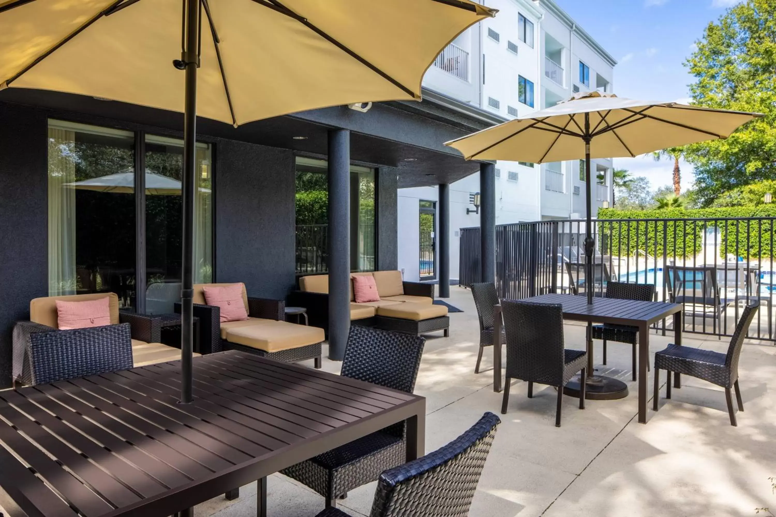 Property building, Restaurant/Places to Eat in Courtyard Orlando Altamonte Springs Maitland