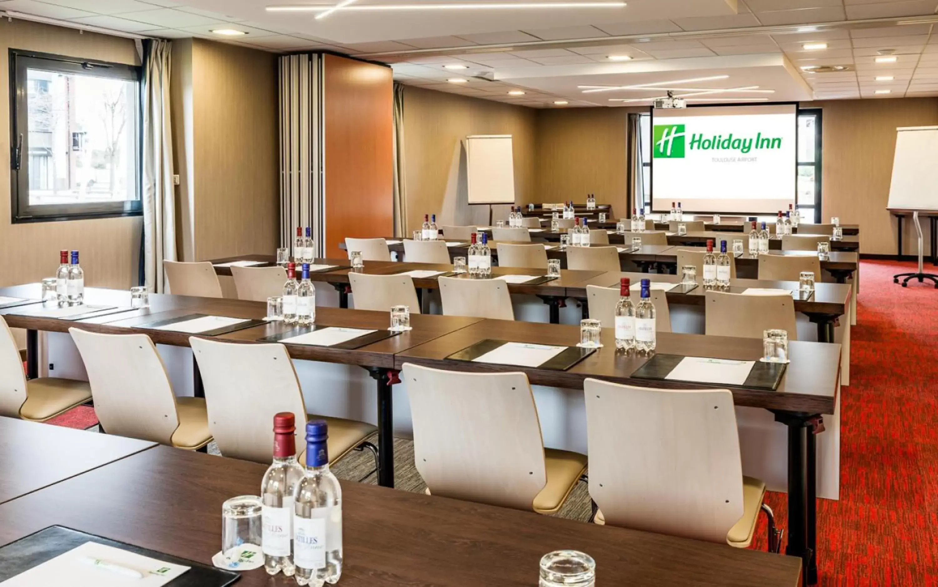 Meeting/conference room in Holiday Inn Toulouse Airport, an IHG Hotel