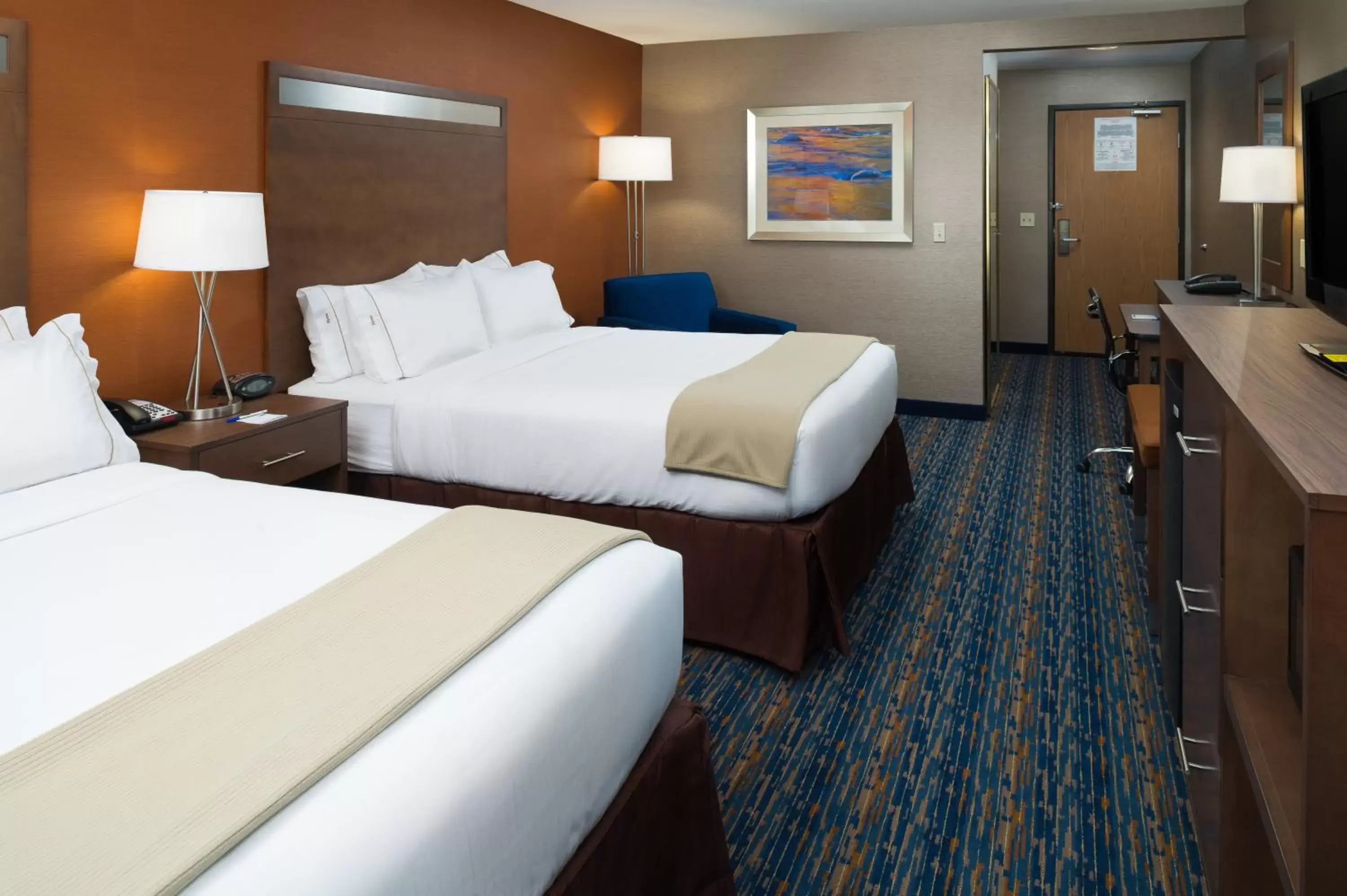 Photo of the whole room, Bed in Holiday Inn Express Rocklin - Galleria Area, an IHG Hotel