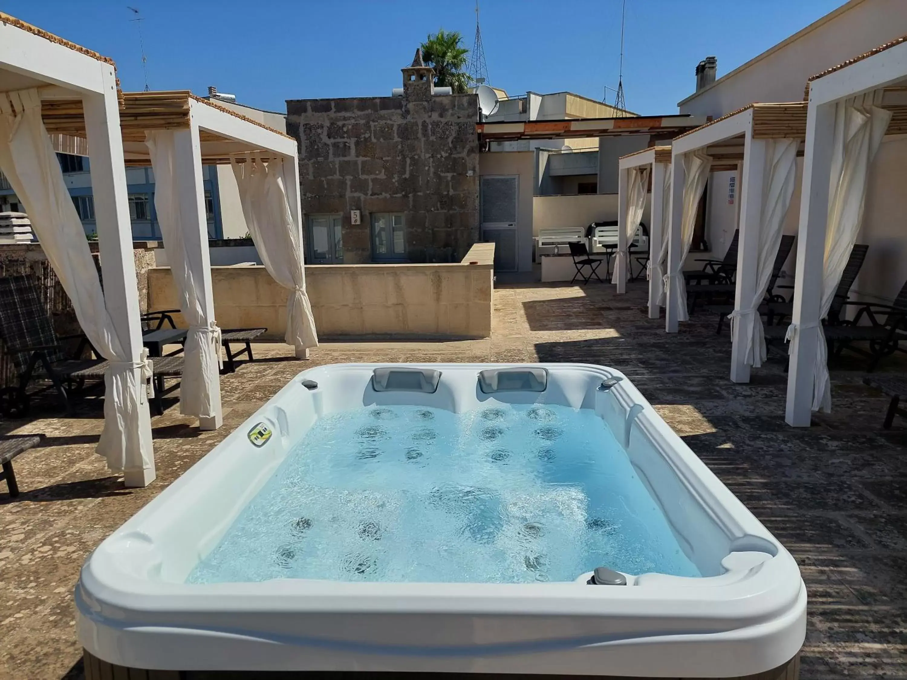 Massage, Swimming Pool in Dimora Assuntina Martano