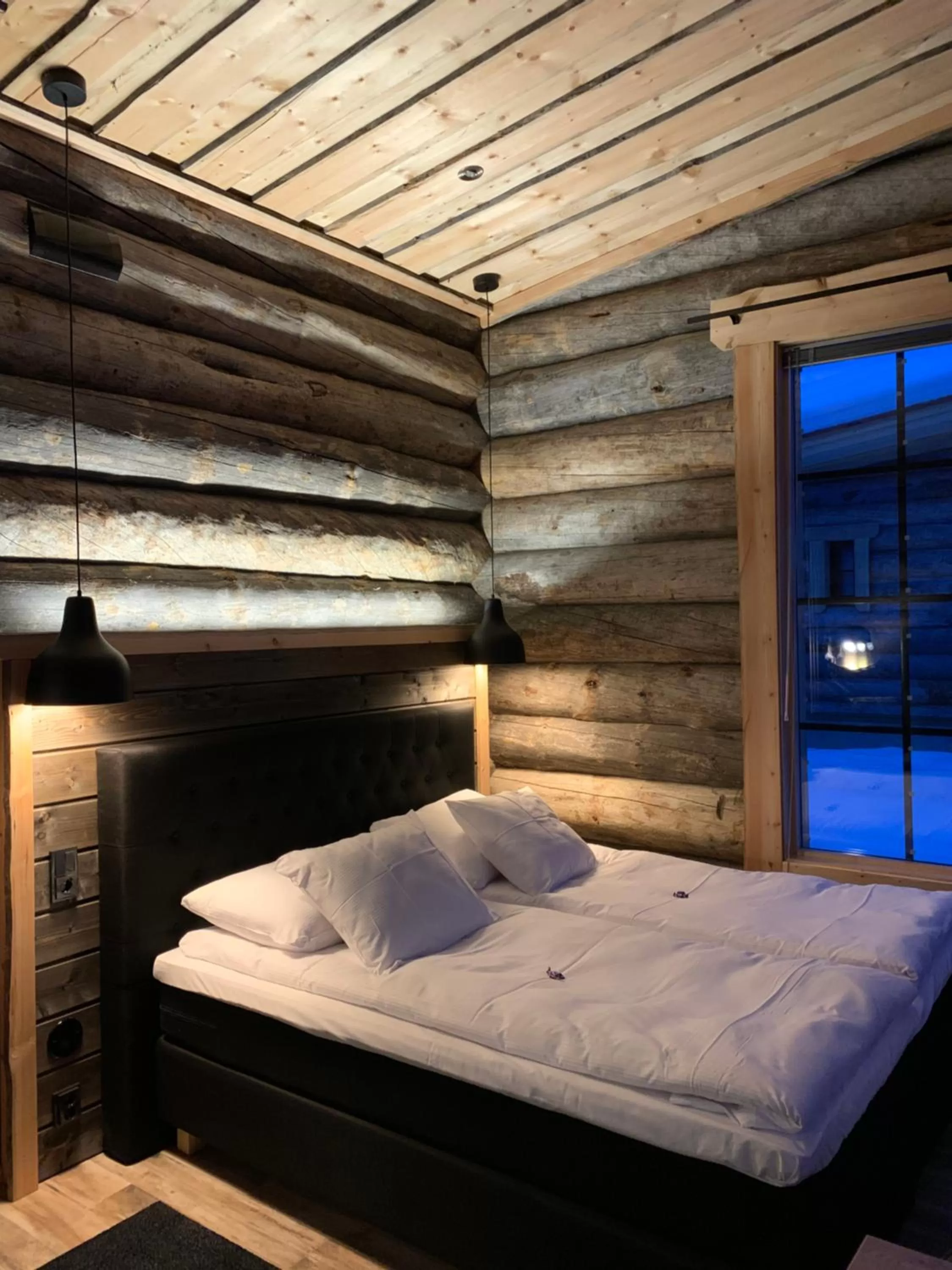 Bed in Wilderness Hotel Nangu & Igloos