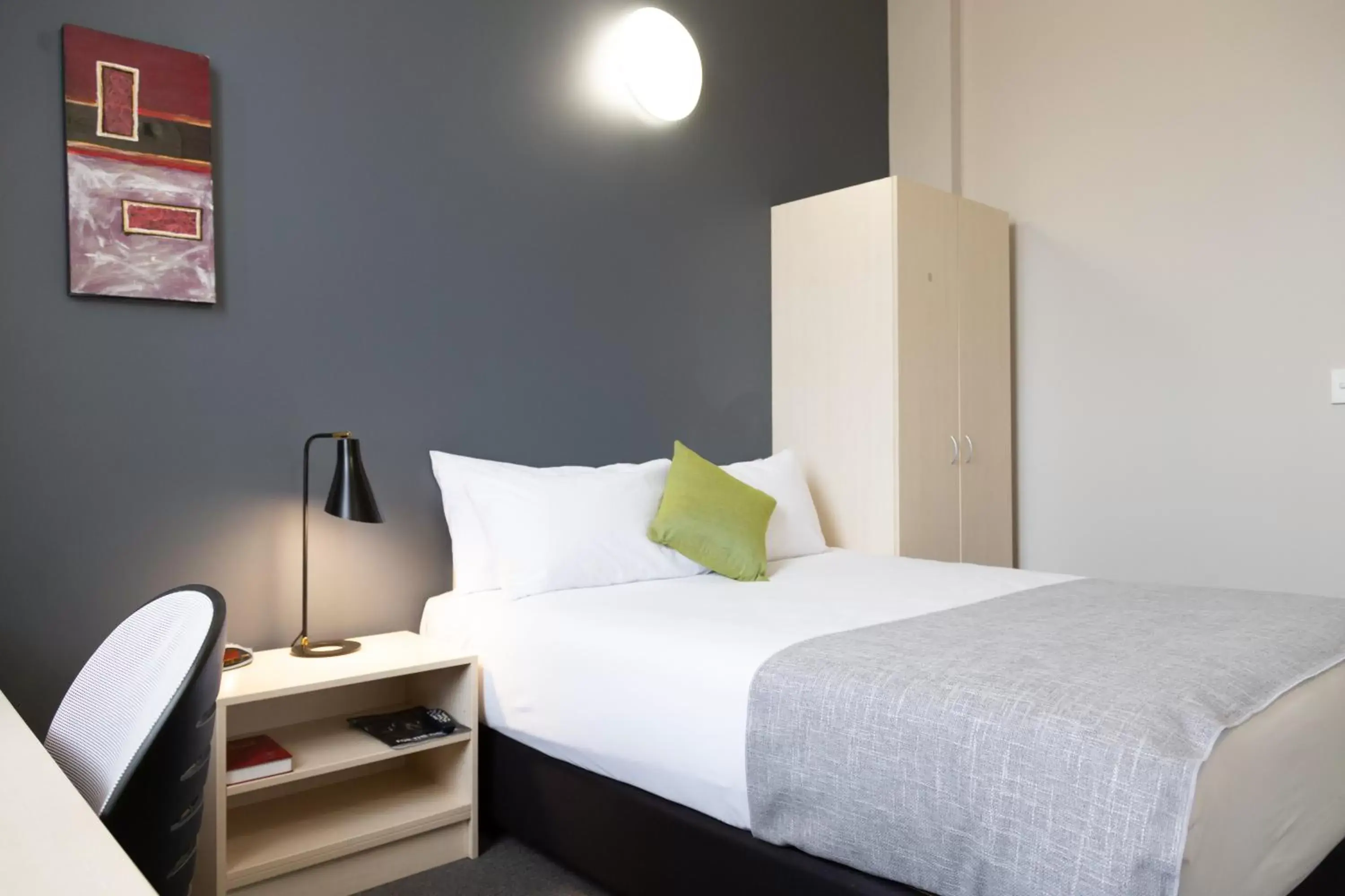 Bed in Ibis Styles Invercargill