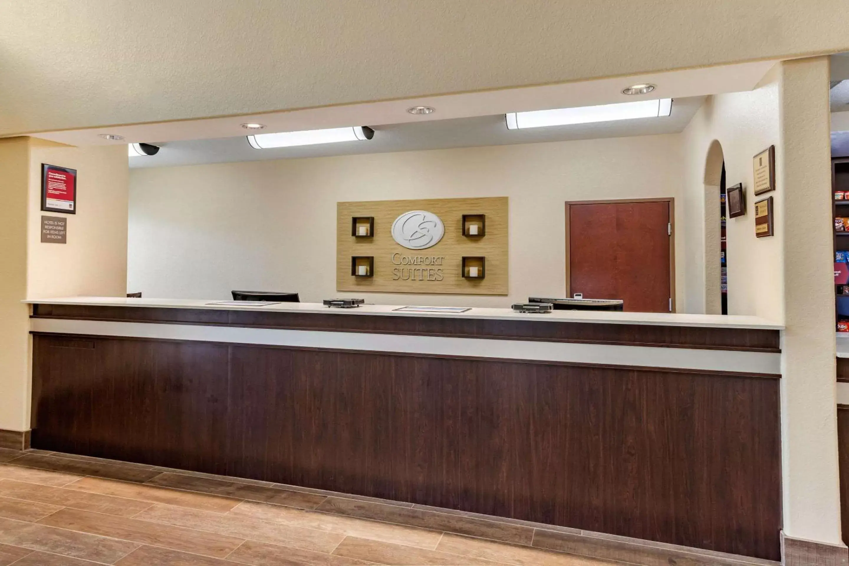 Lobby or reception in Comfort Suites Baytown I - 10 Lobby or reception in Comfort Suites Baytown I - 10