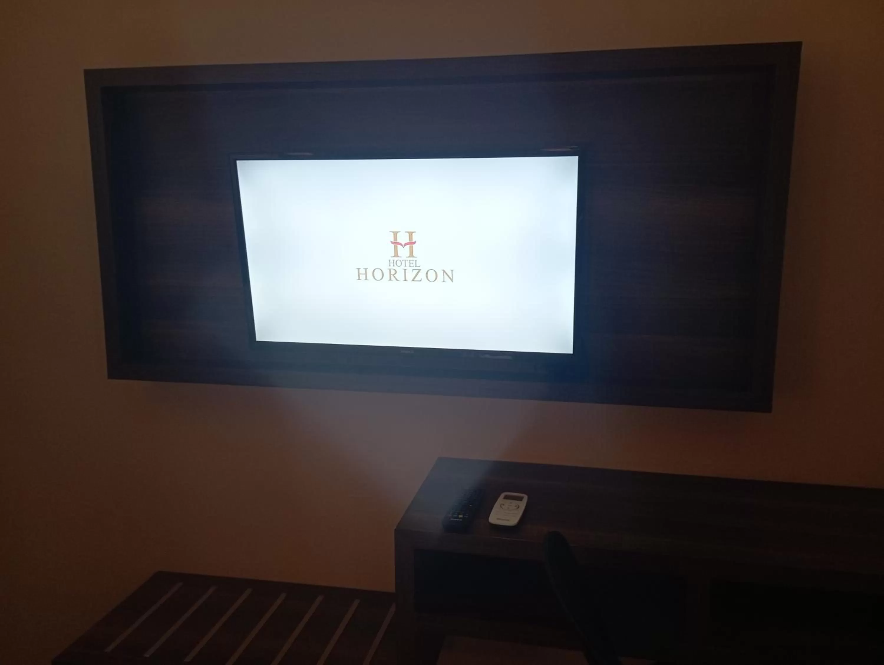 Communal lounge/ TV room in Hotel Horizon Entebbe