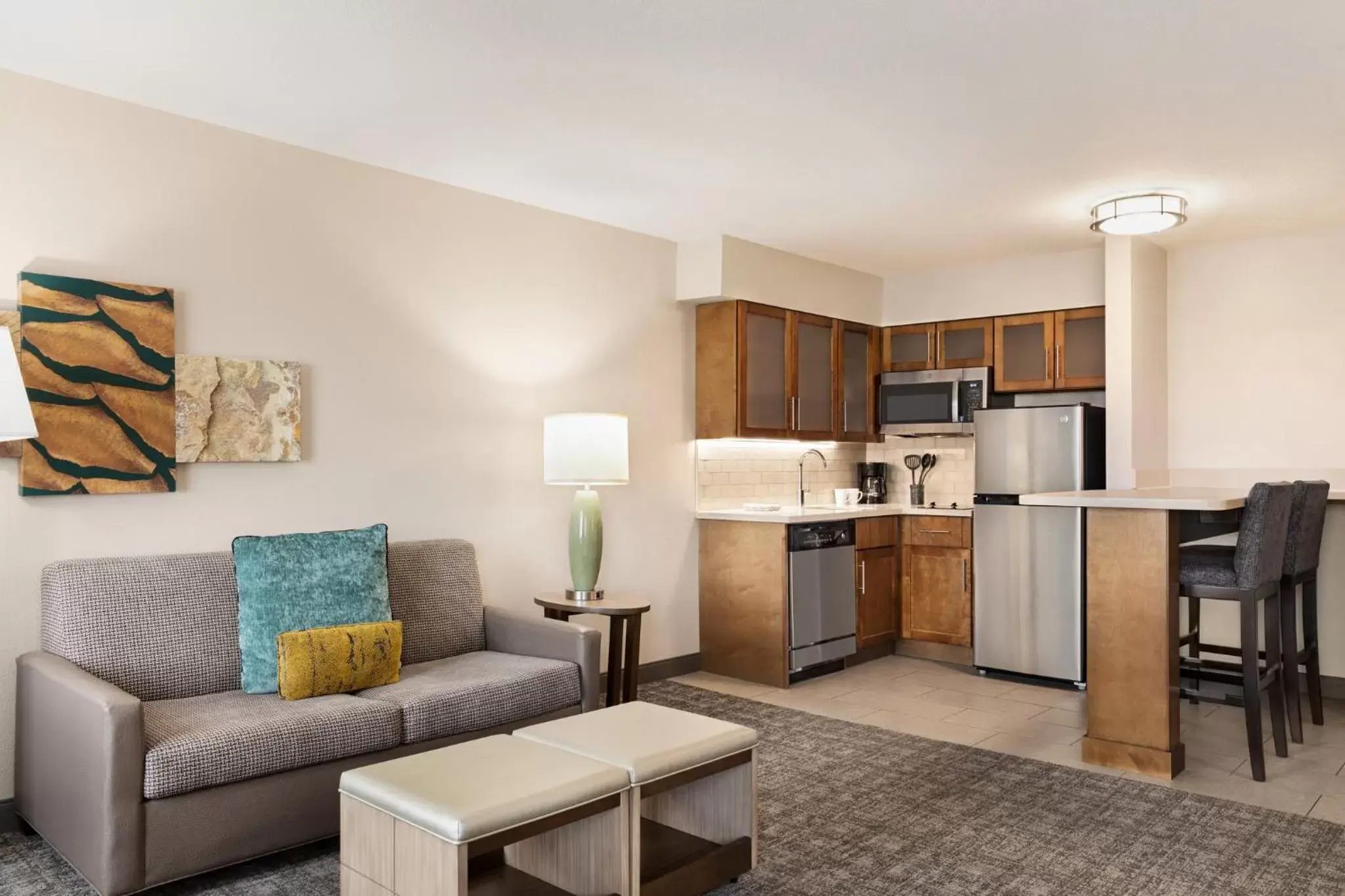 Photo of the whole room, Kitchen/Kitchenette in Staybridge Suites Fort Wayne, an IHG Hotel