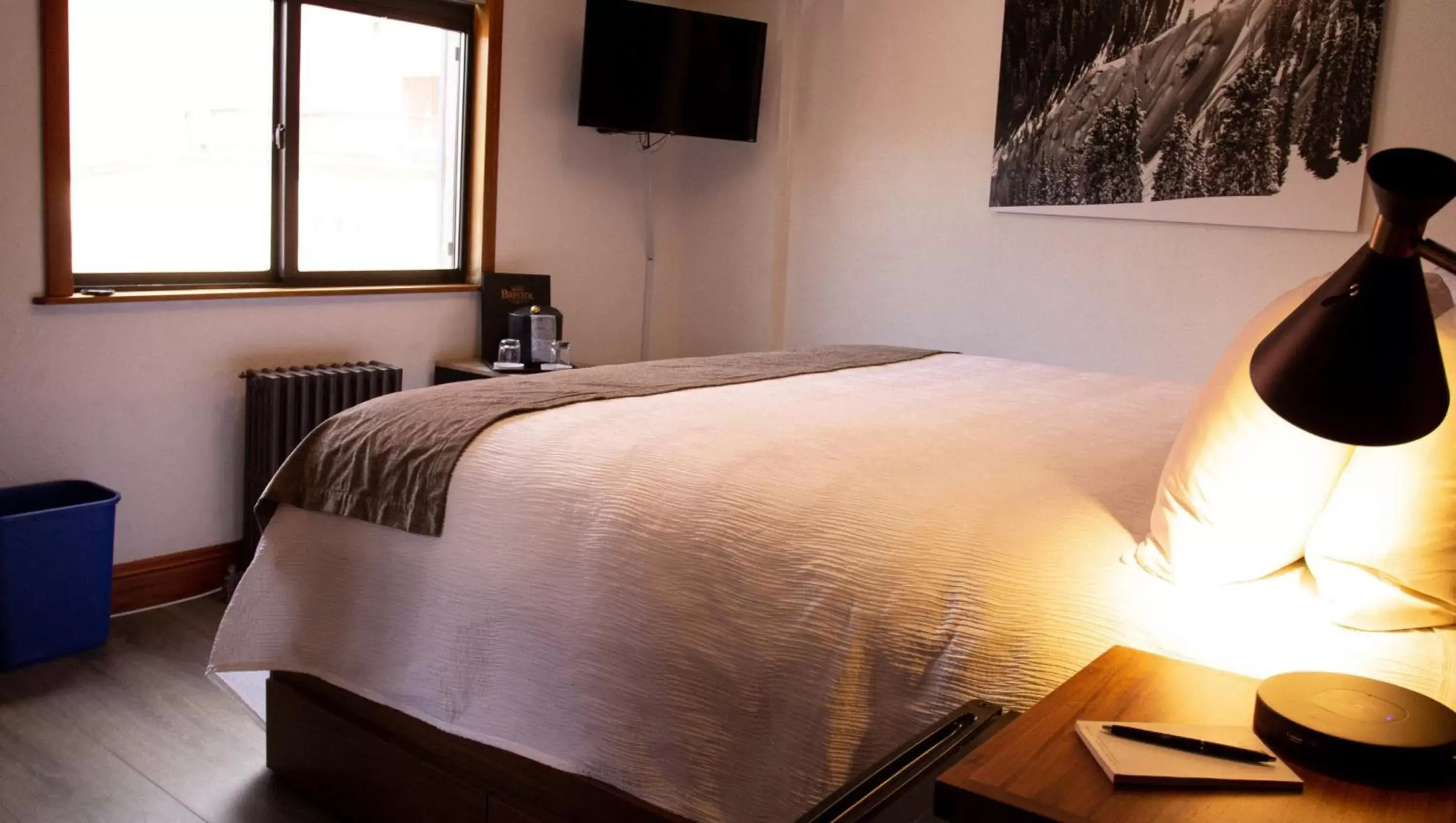 Bedroom, Bed in The Bristol Hotel