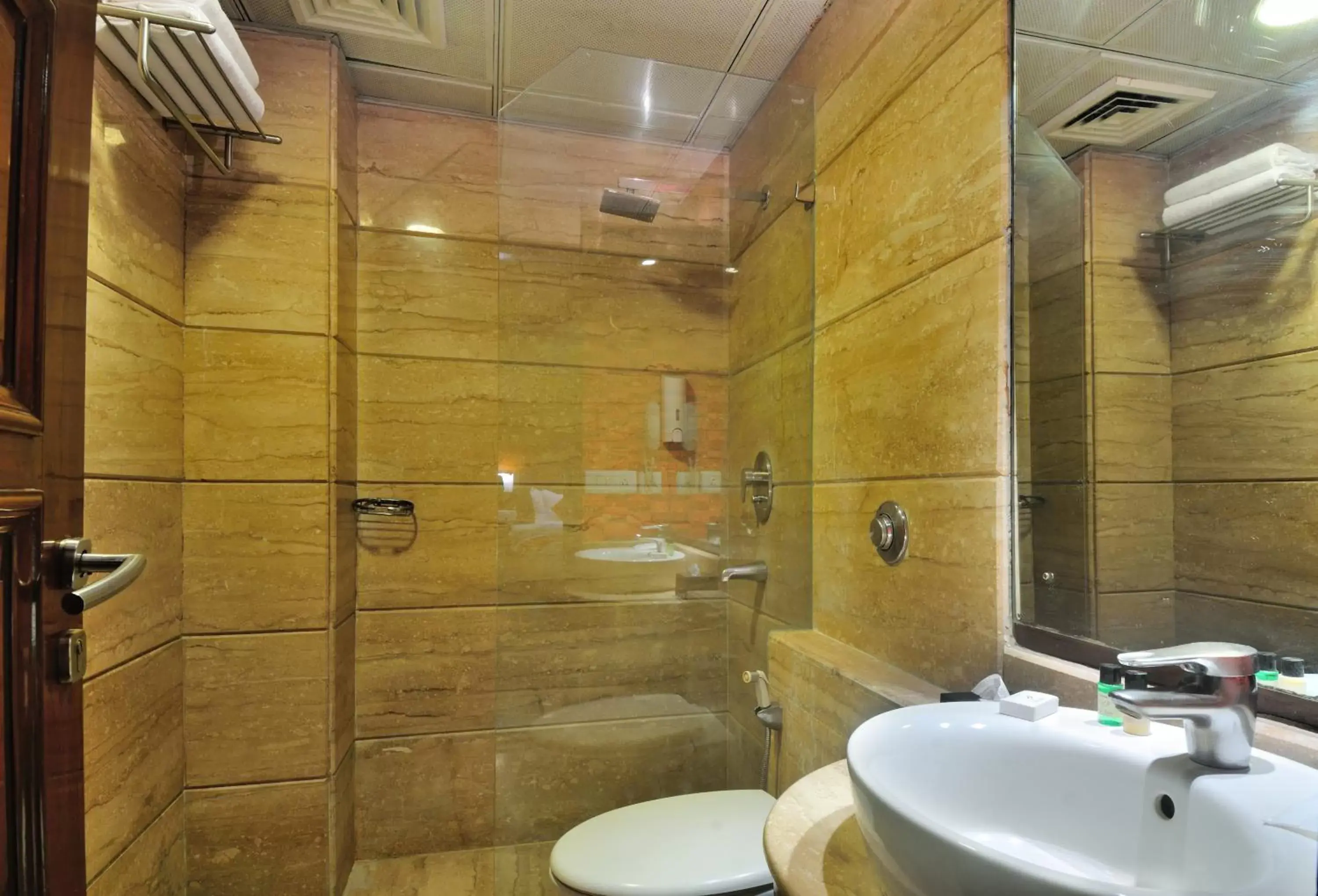 Bathroom in Hotel Aura