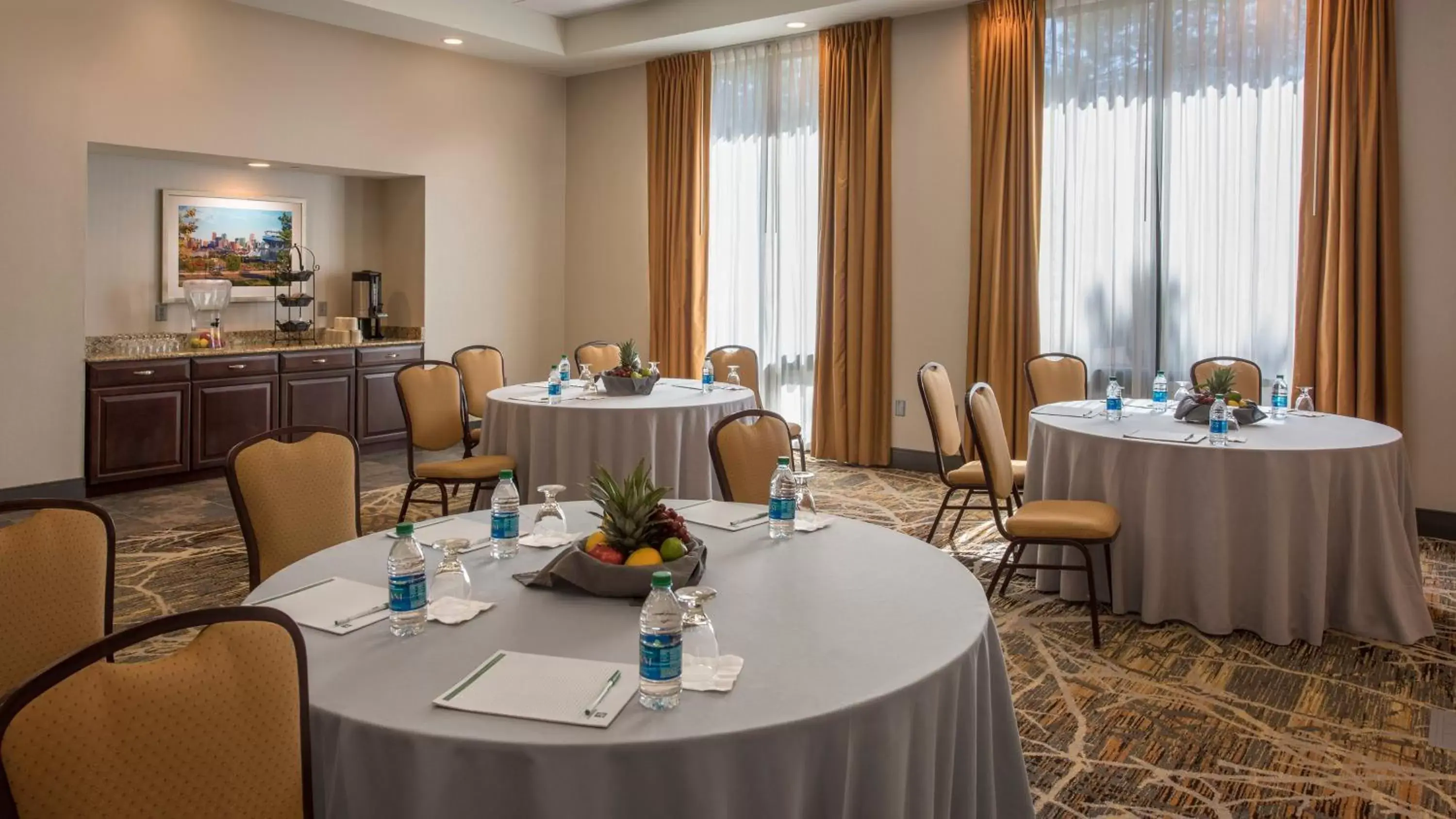 Banquet/Function facilities, Restaurant/Places to Eat in Holiday Inn Denver Lakewood, an IHG Hotel