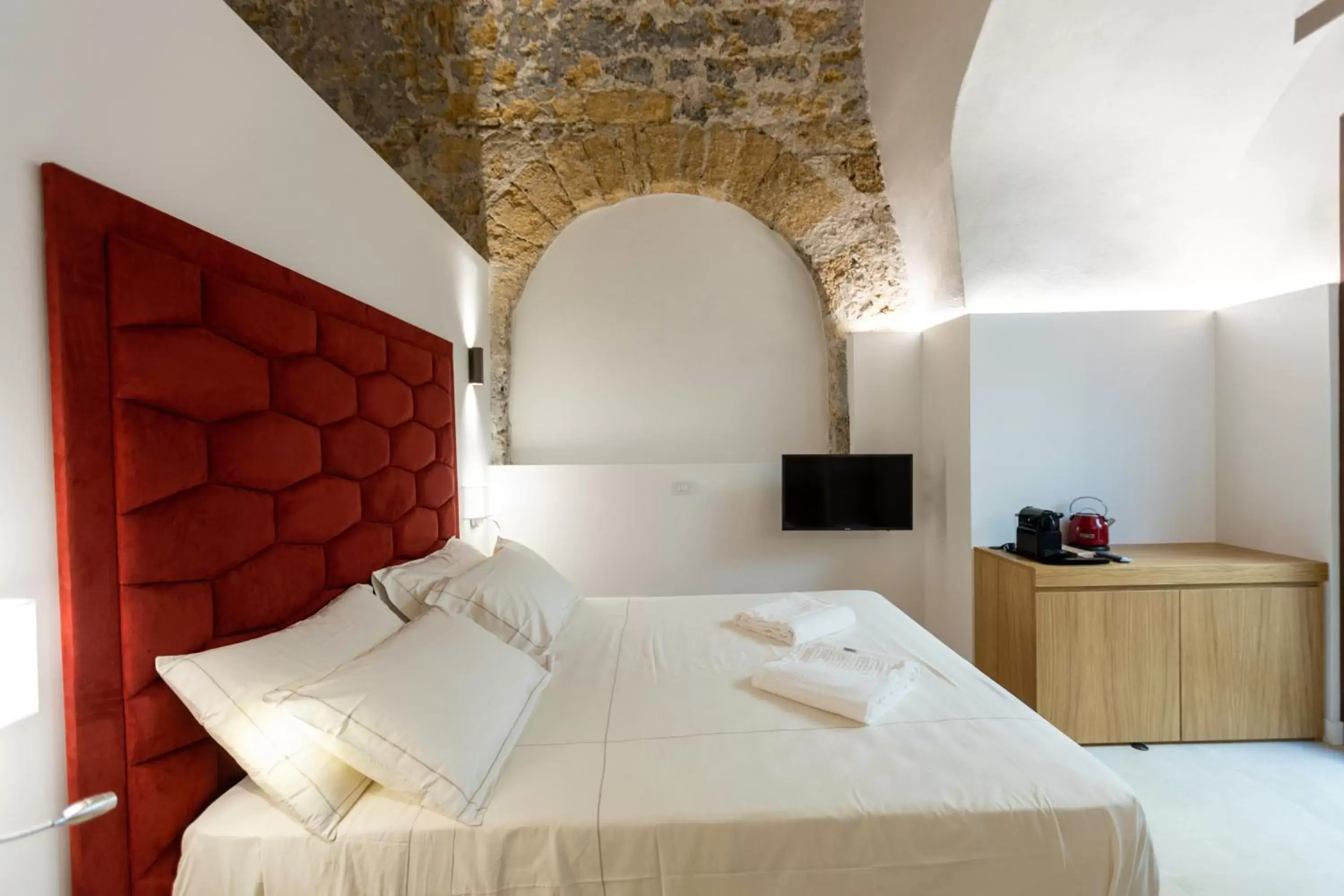 Bed in Bastione Spasimo Boutique Hotel