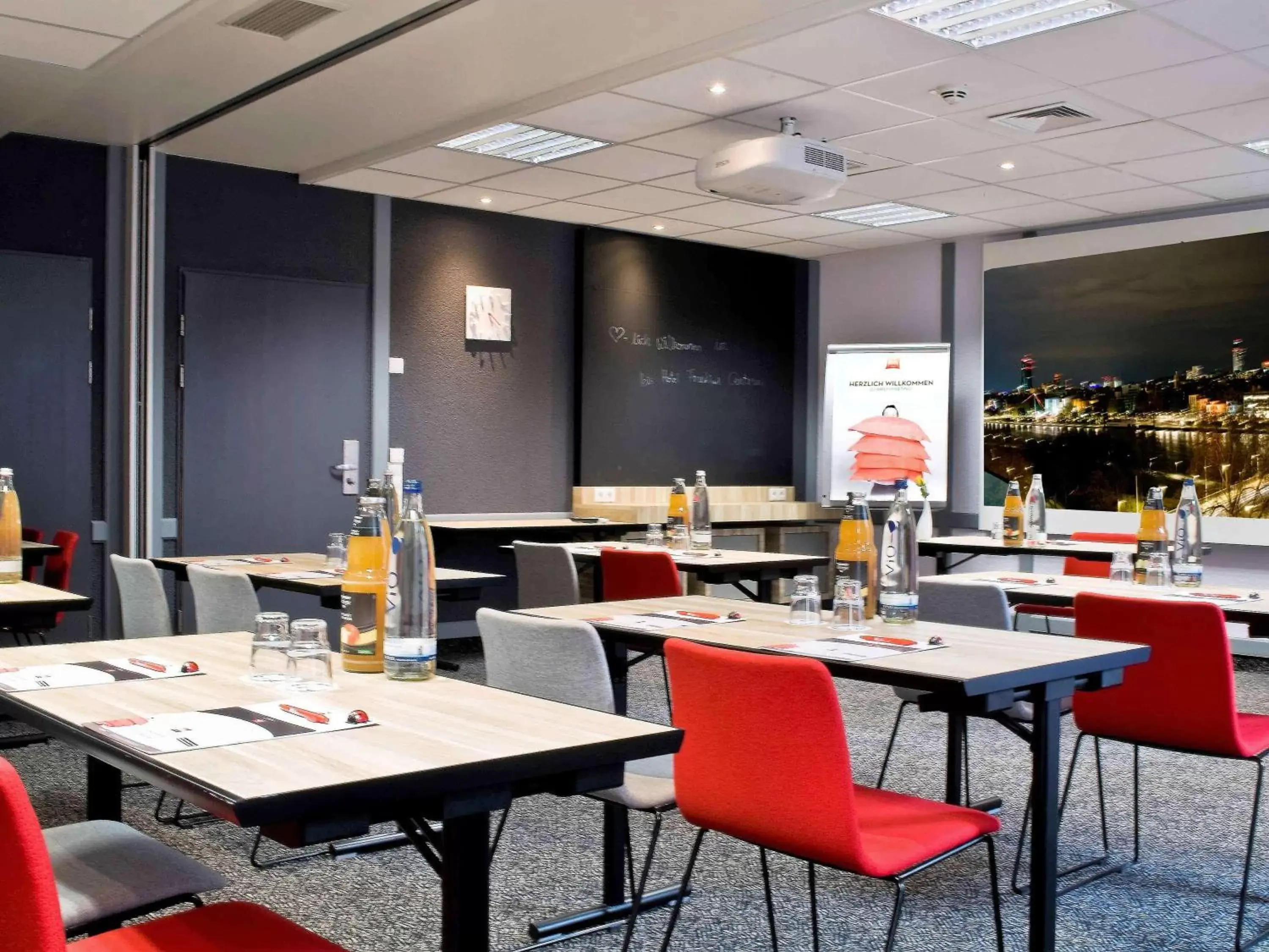 On site, Restaurant/Places to Eat in ibis Frankfurt Centrum