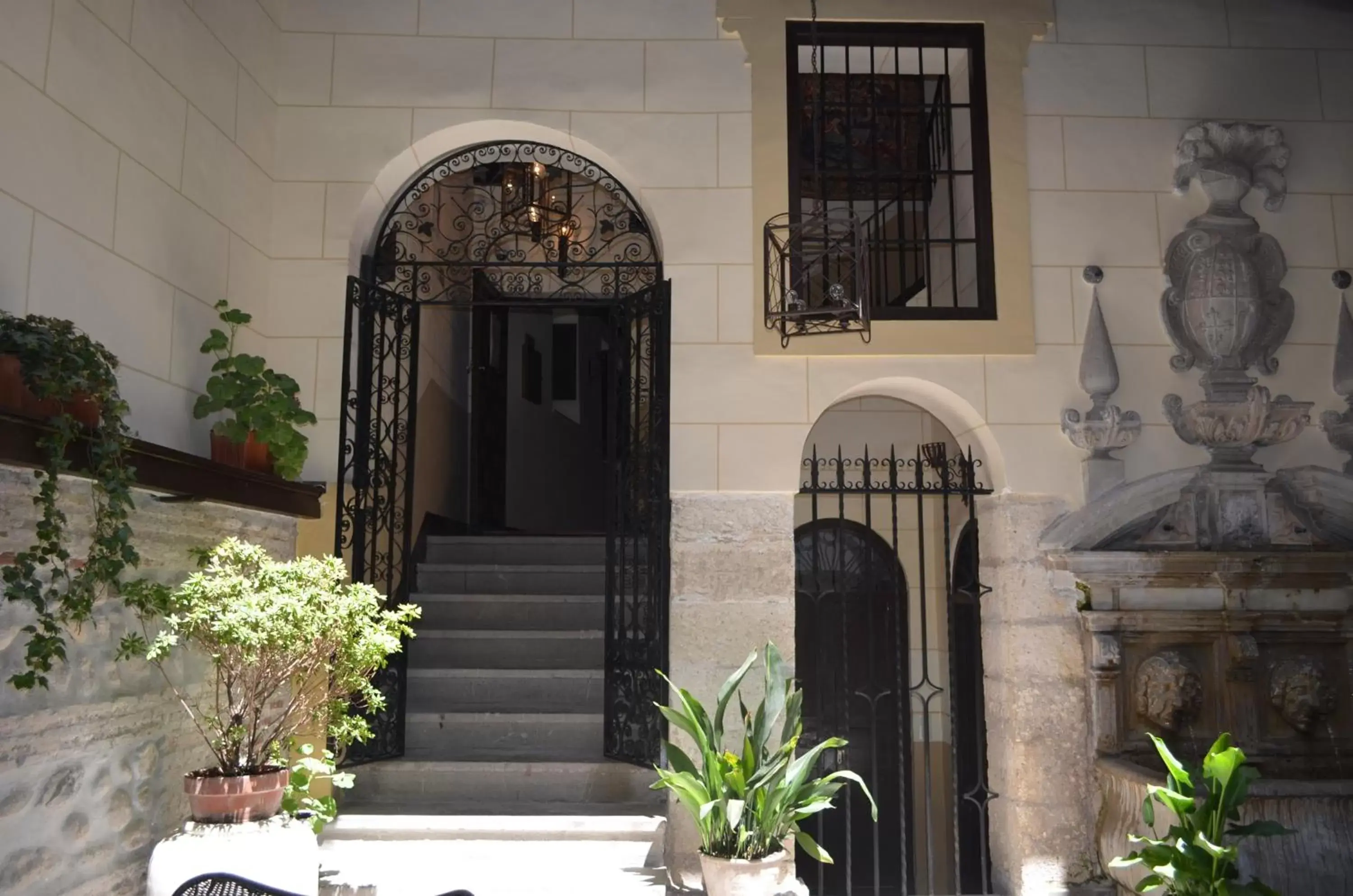 Patio in Palacio de Mariana Pineda