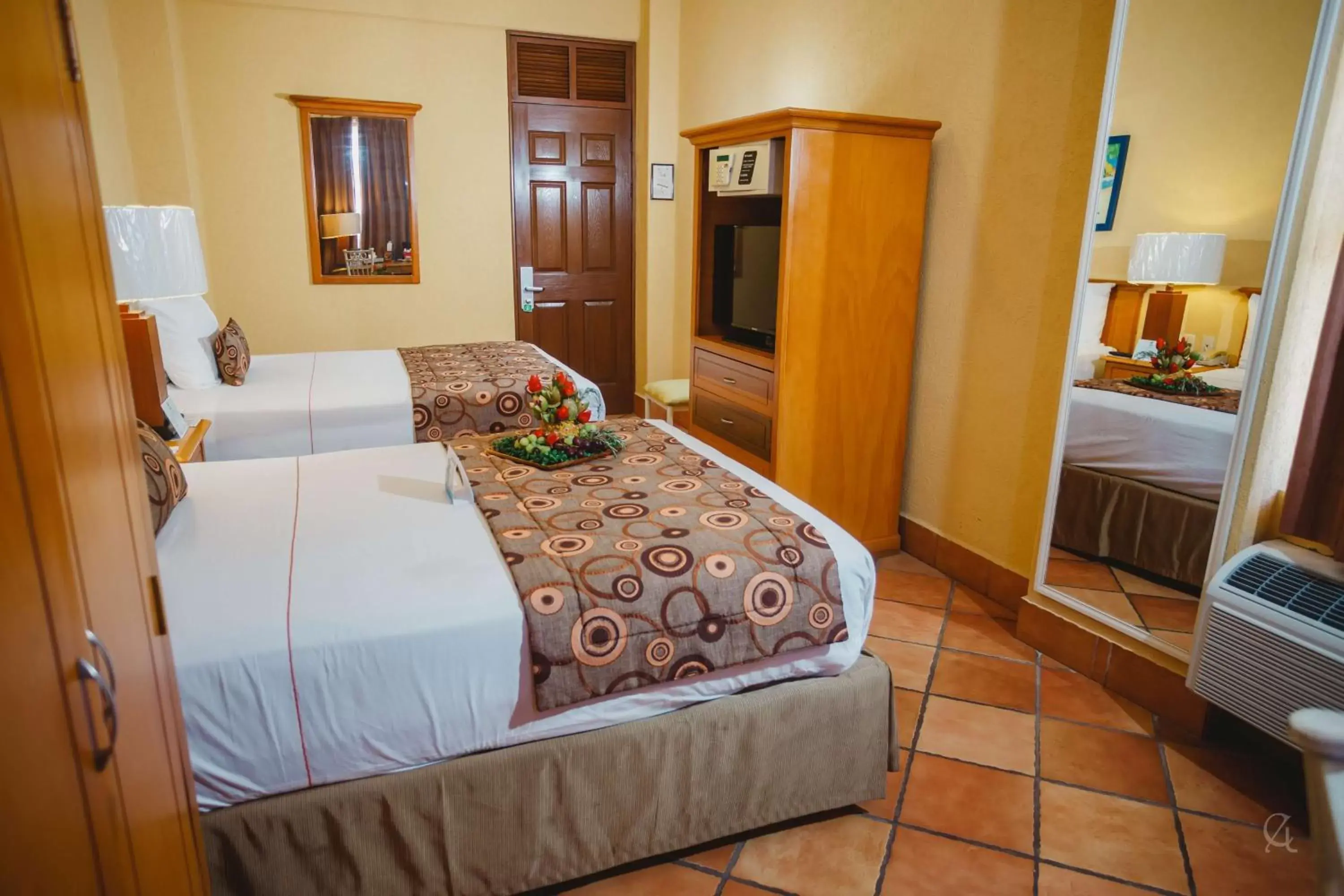 Photo of the whole room, Bed in Best Western Posada Freeman