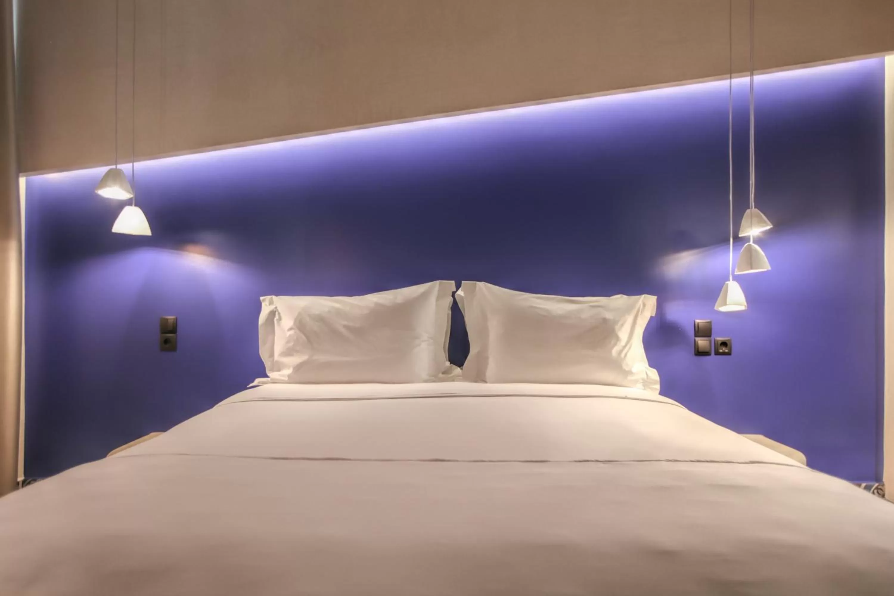 Bed in Meteora Heaven and Earth Kastraki premium suites