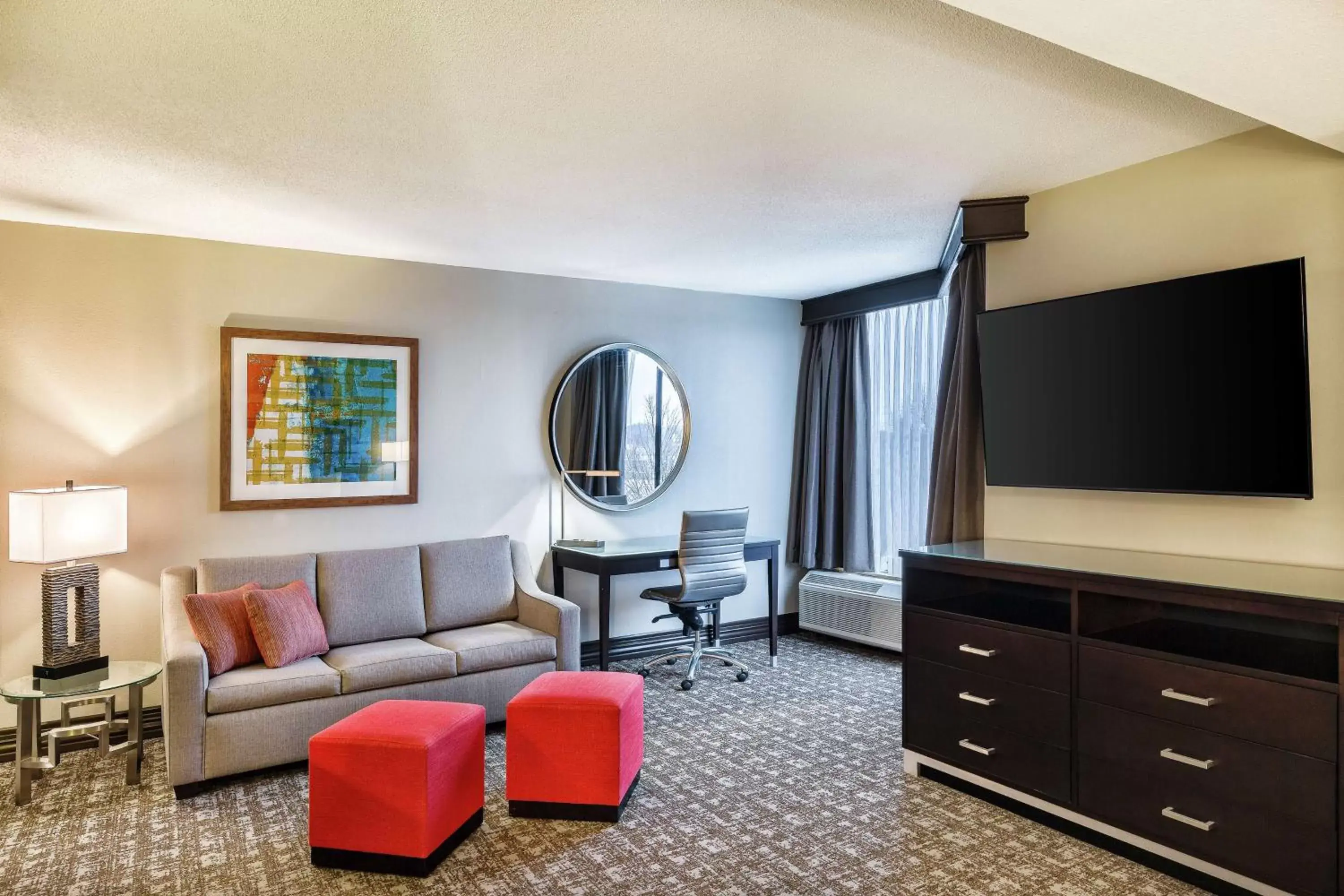 Bedroom, TV/Entertainment Center in DoubleTree by Hilton Johnson City