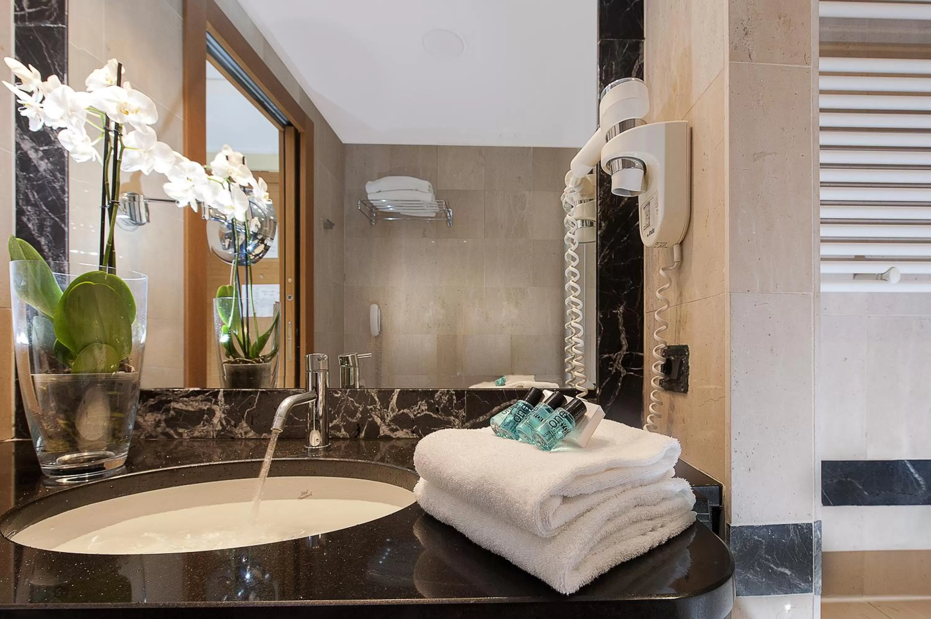 Superior Double or Twin Room with Terrace in Cardinal Hotel St. Peter