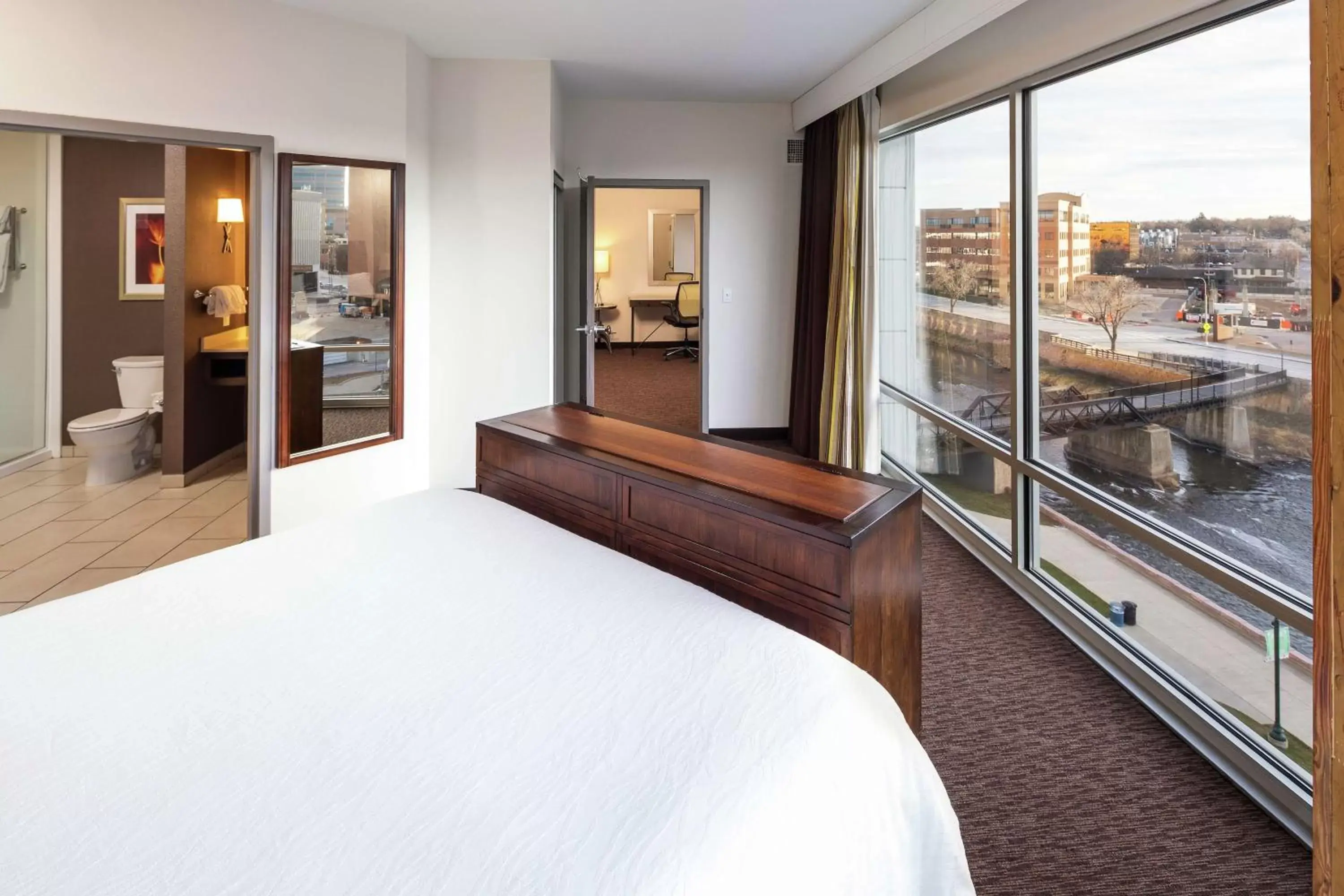 View (from property/room), Bed in Hilton Garden Inn Sioux Falls Downtown View (from property/room), Bed in Hilton Garden Inn Sioux Falls Downtown