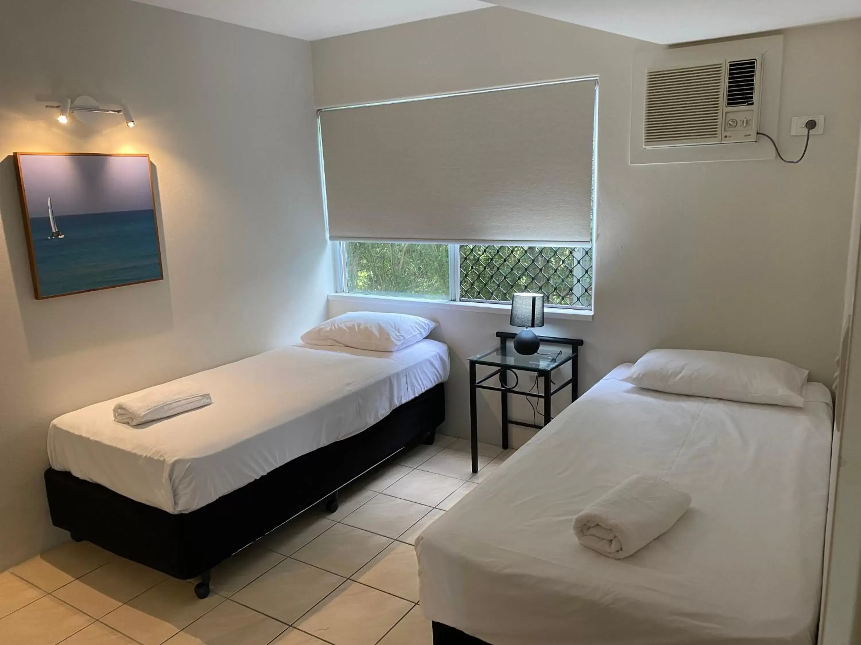 Bedroom, Bed in Reef Gateway Apartments