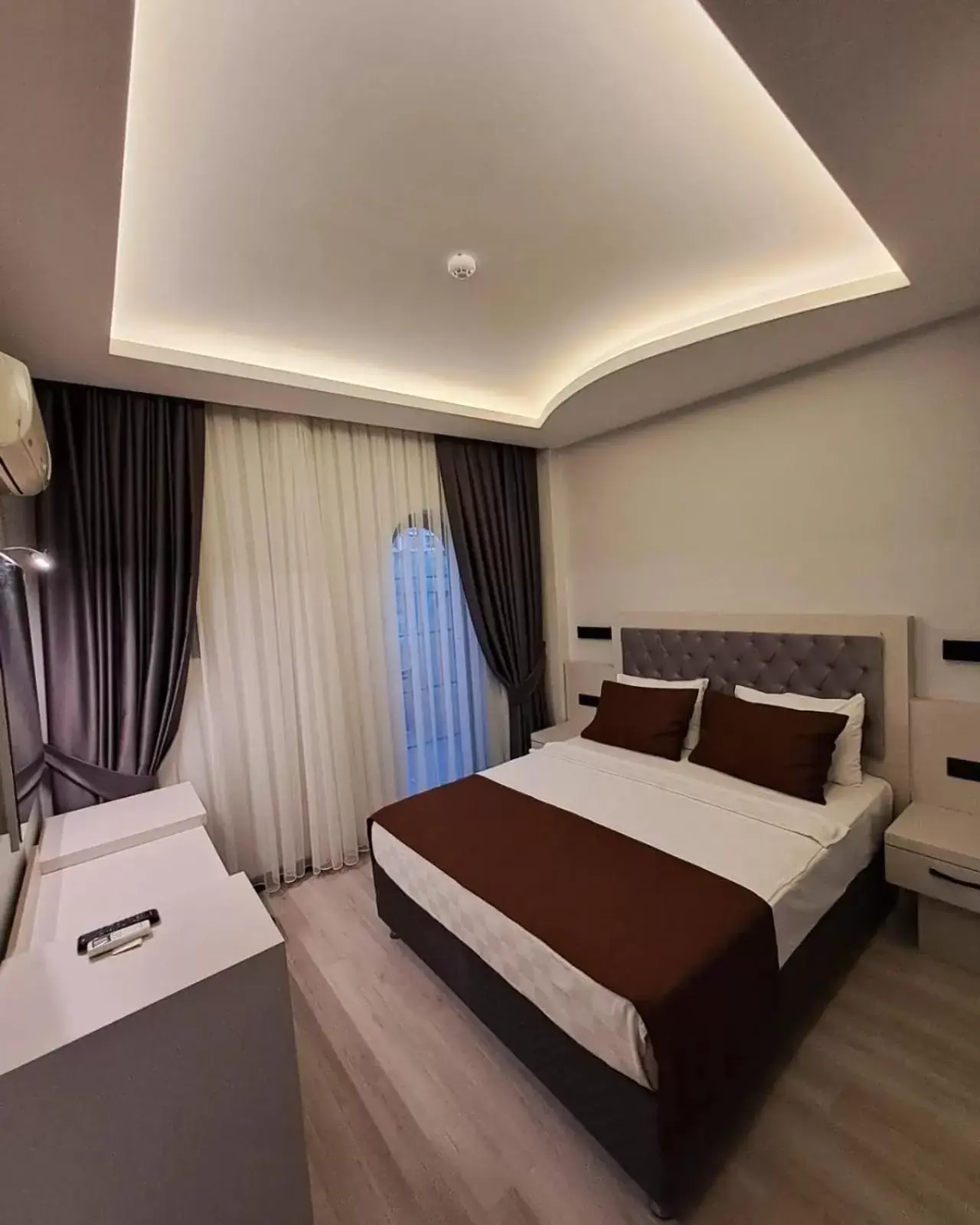 Property building, Bed in Altinsaray Hotel