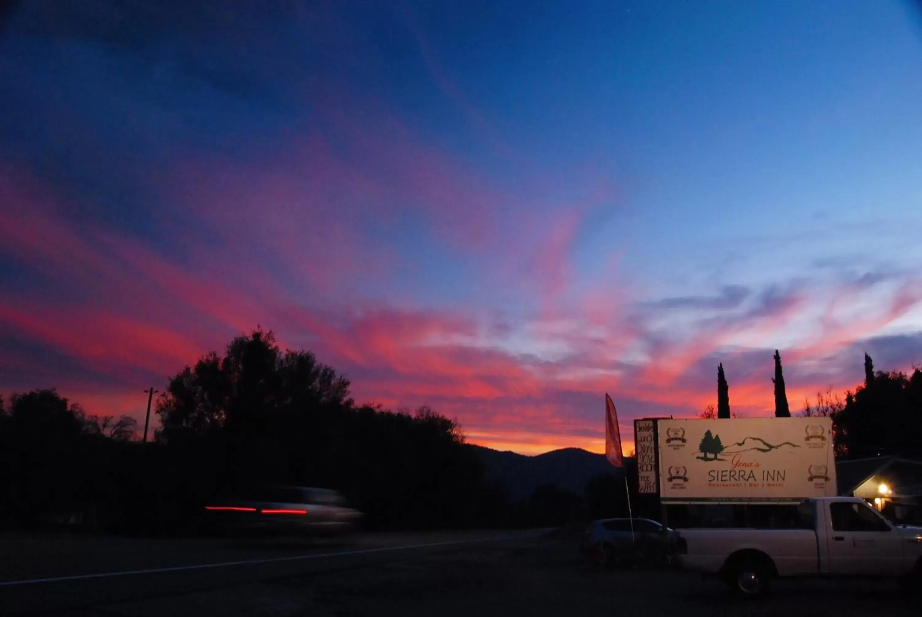 Natural landscape, Sunrise/Sunset in Genas's Sierra Inn & Restaurant