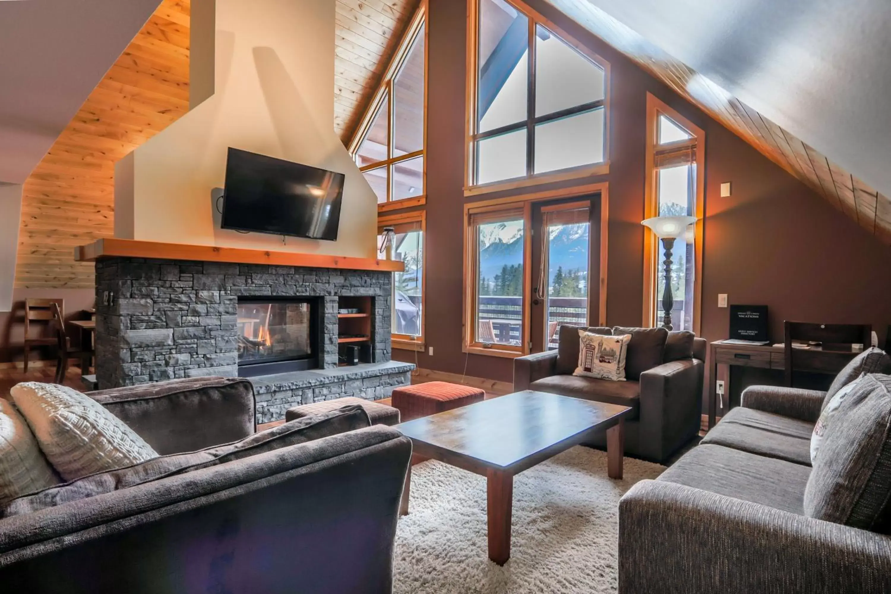 Living room, TV/Entertainment Center in Tamarack Lodge by Spring Creek Vacations