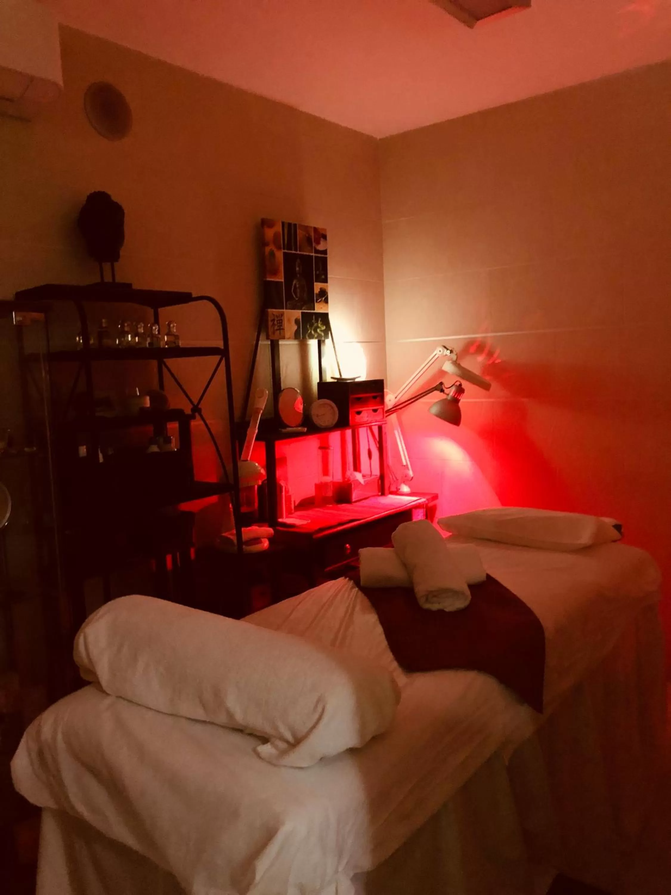 Massage, Bed in Regency Torviscas Apartments and Suites