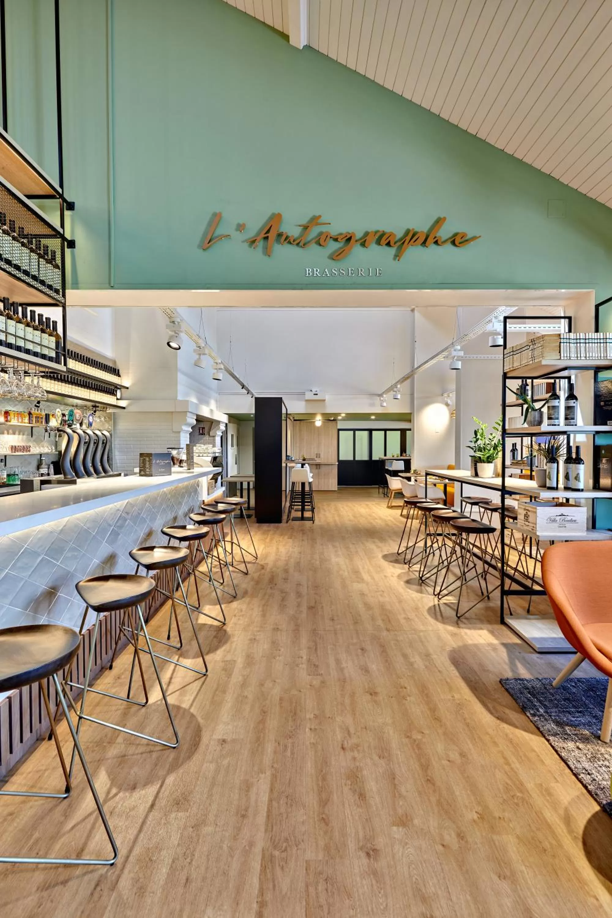 Restaurant/places to eat in ibis La Roche Sur Yon Vendespace