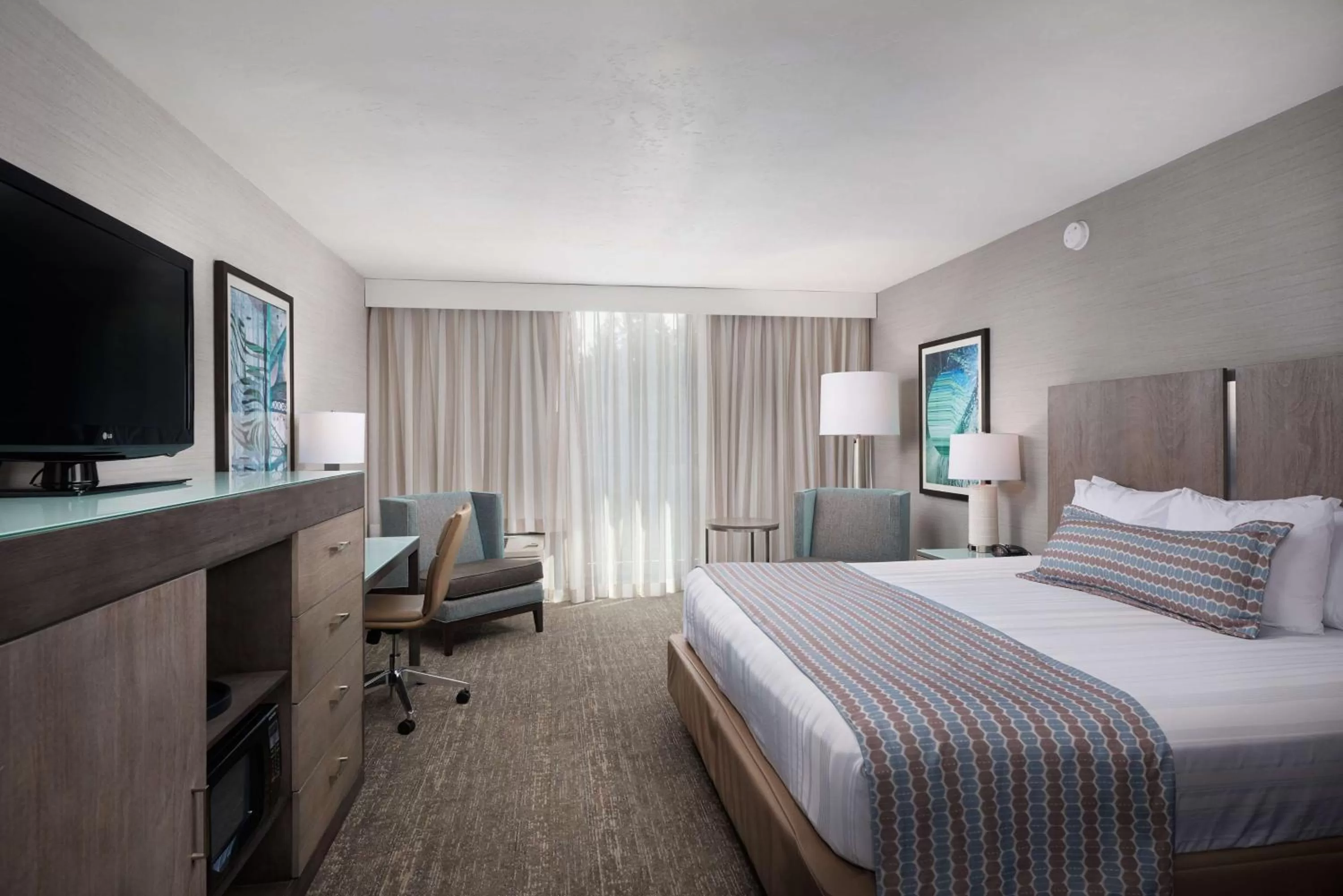 Bedroom, Bed in Best Western Plus Agate Beach Inn