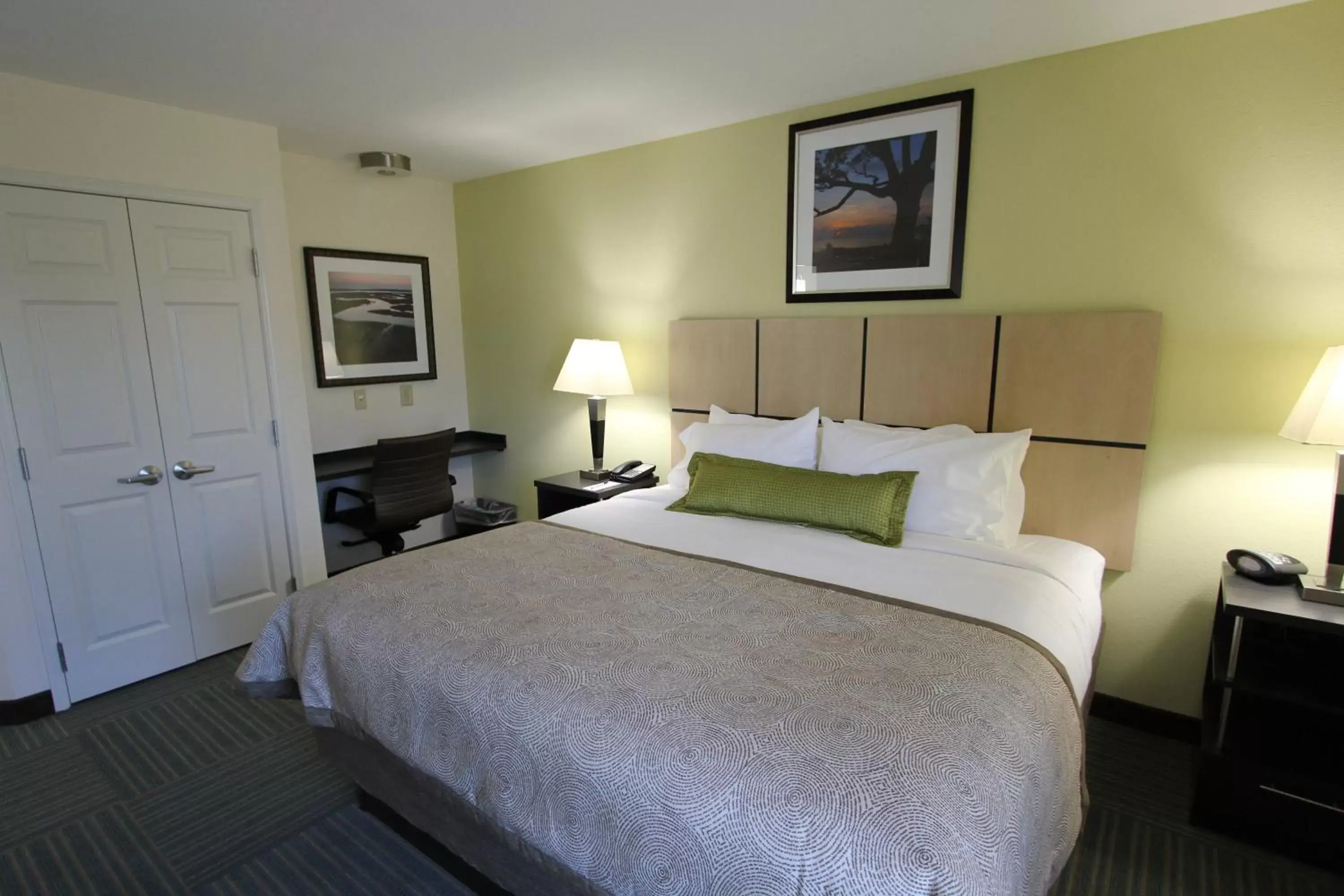 Photo of the whole room, Bed in Candlewood Suites Greenville, an IHG Hotel