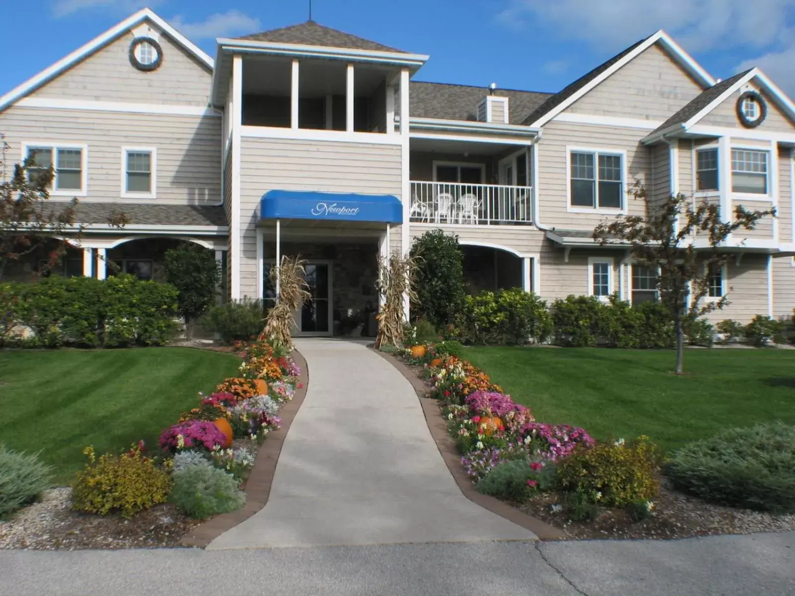 Facade/entrance, Property Building in Newport Resort