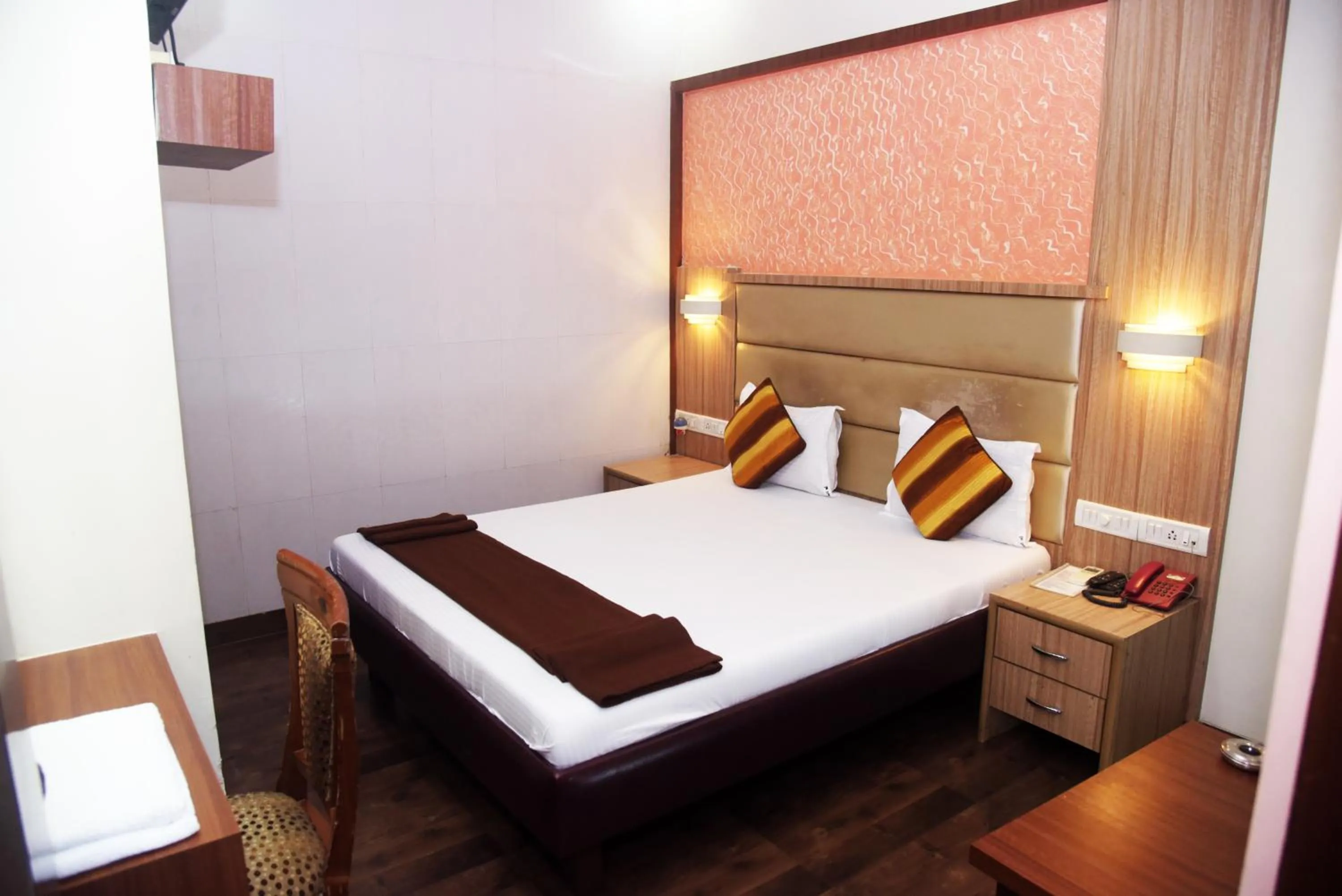 Bedroom in Hotel Indiana Inn