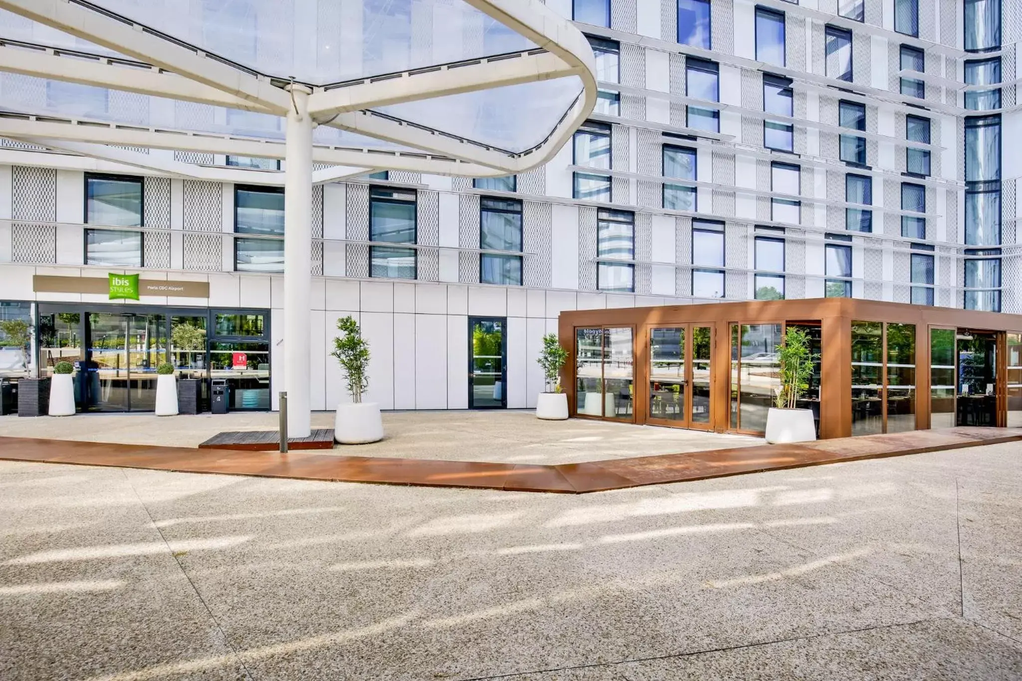 Patio in ibis Styles Paris Charles de Gaulle Airport