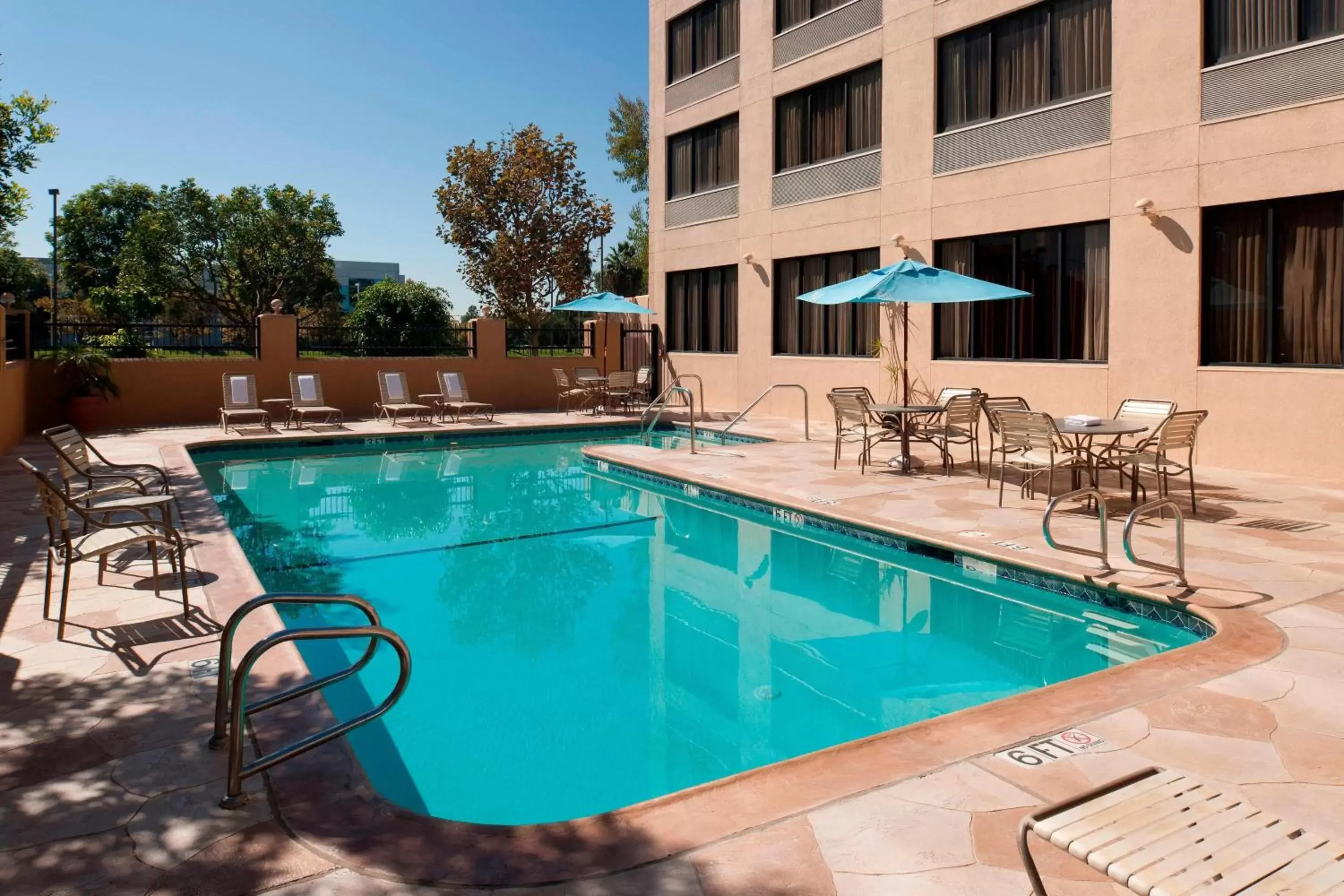 Swimming Pool in Courtyard by Marriott Cypress Anaheim / Orange County