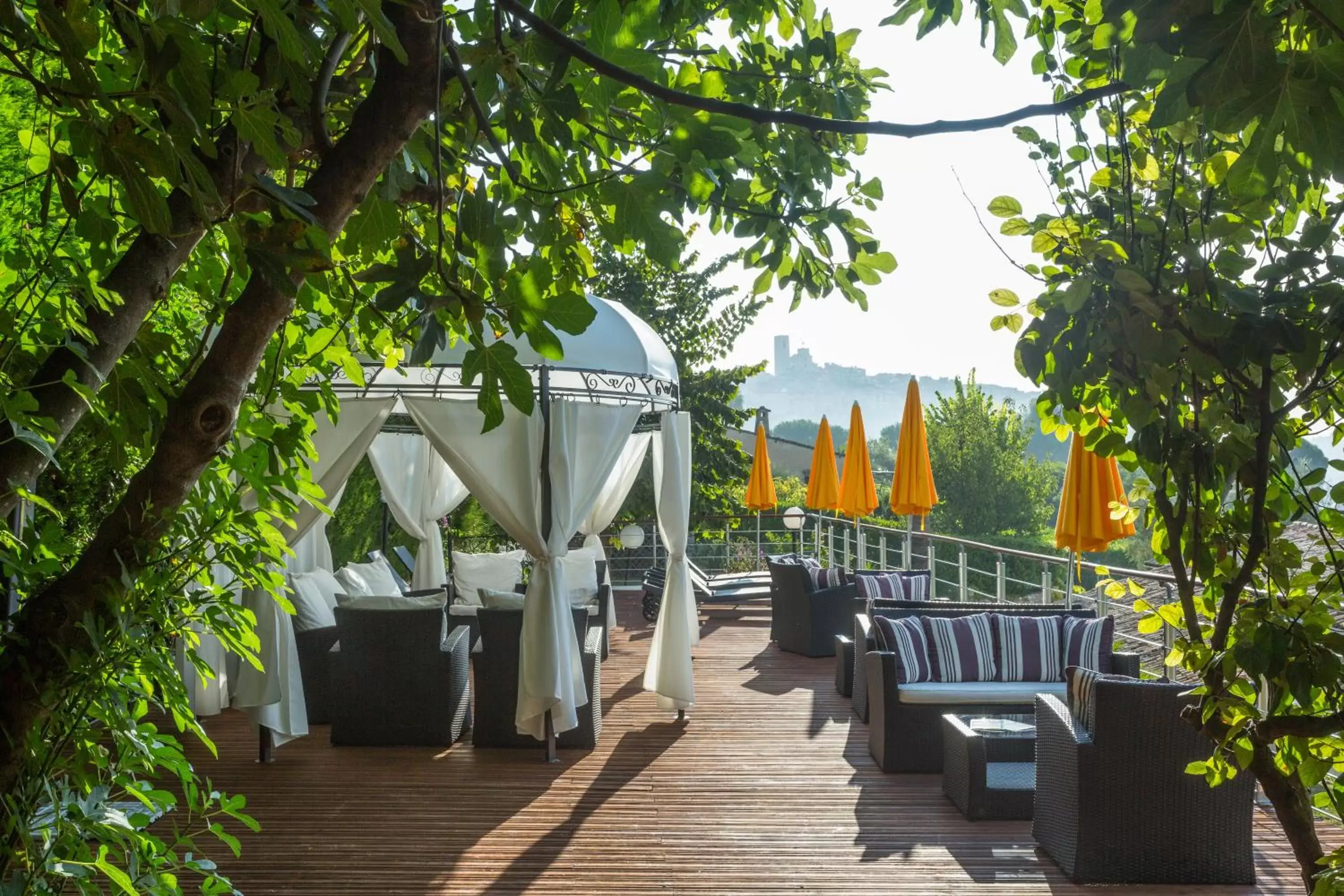 Balcony/Terrace, Restaurant/Places to Eat in Le Hameau