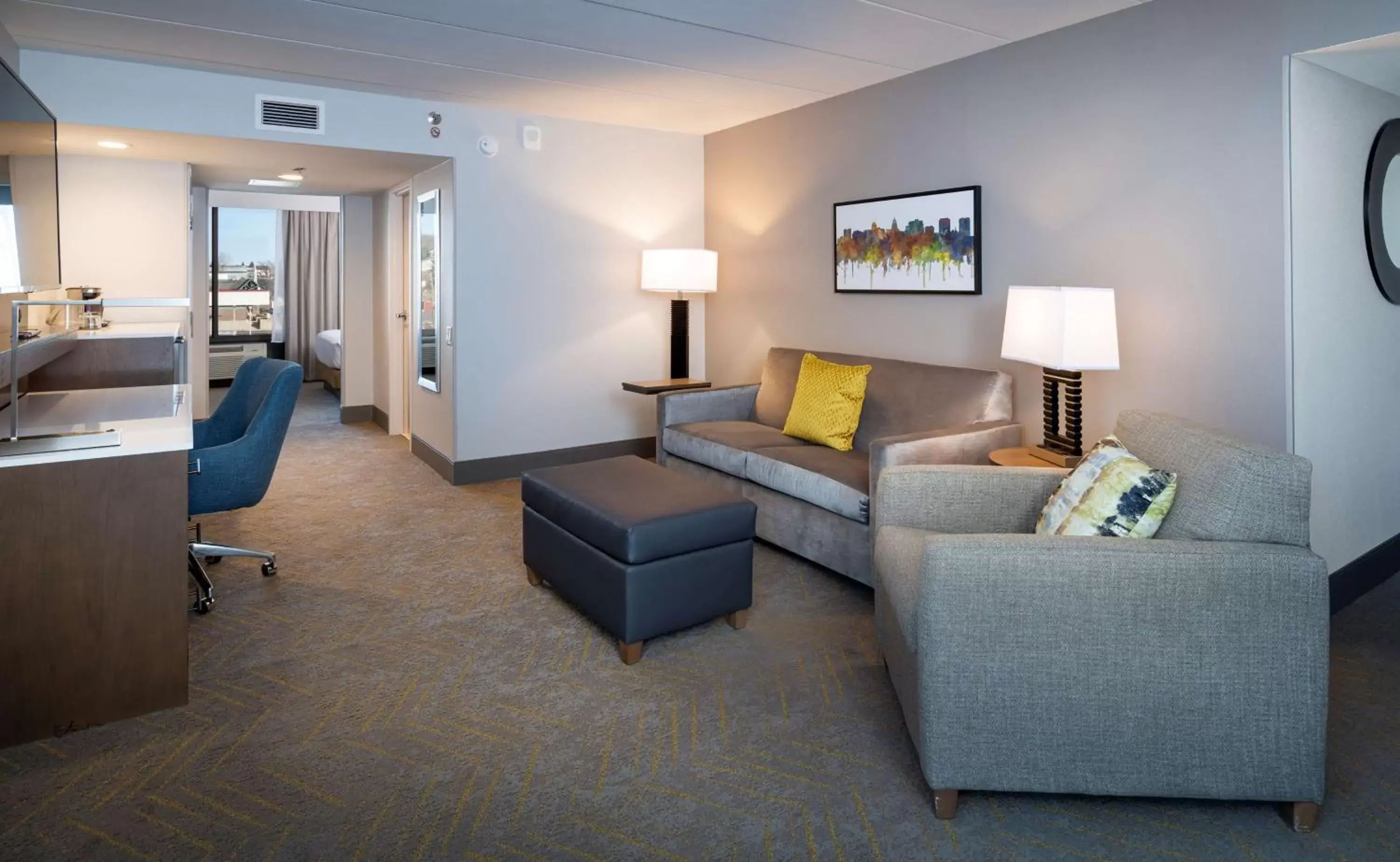 Living room, Seating Area in Doubletree By Hilton Madison East