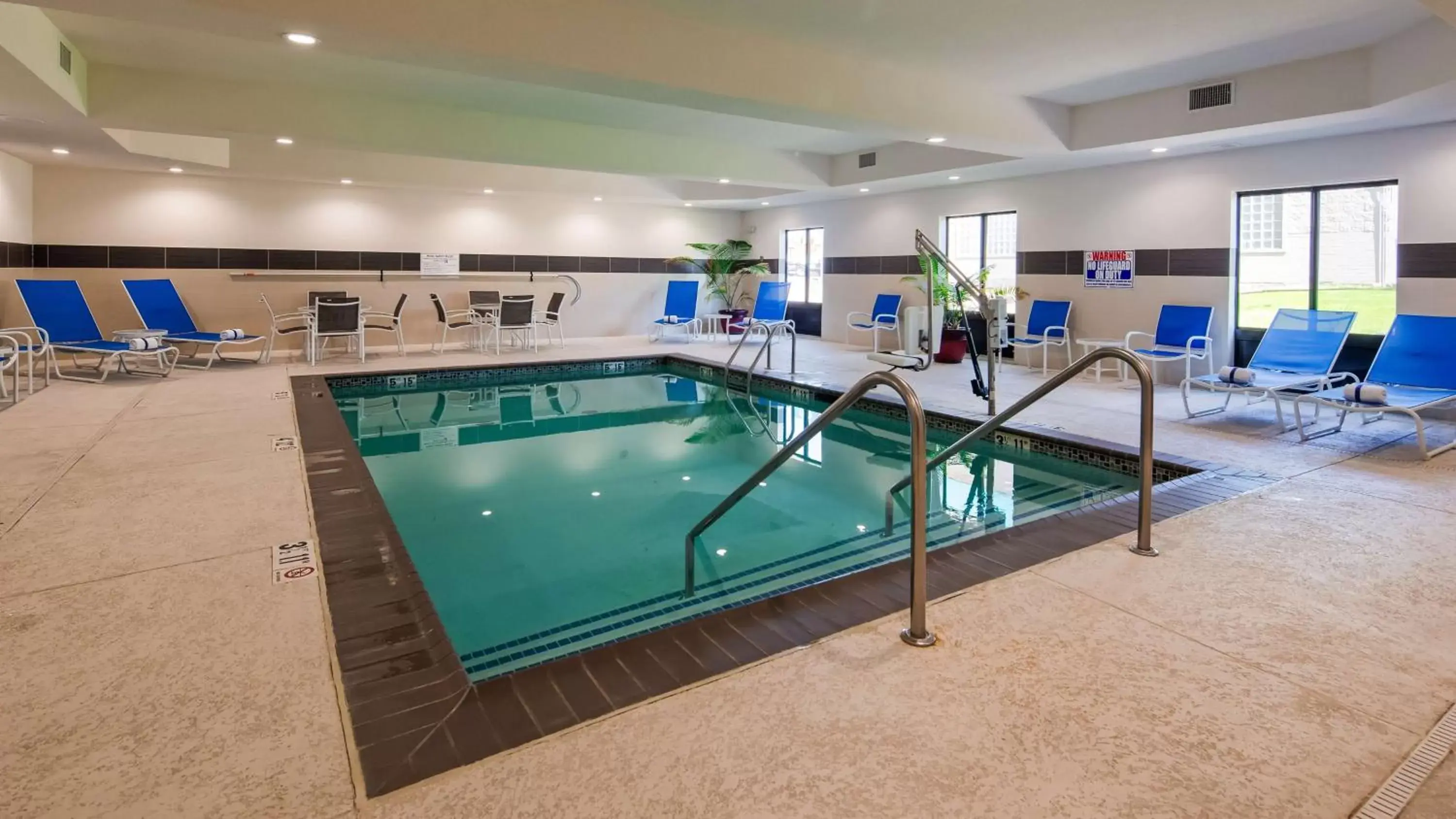 On site, Swimming Pool in Best Western Plus Ardmore Inn & Suites