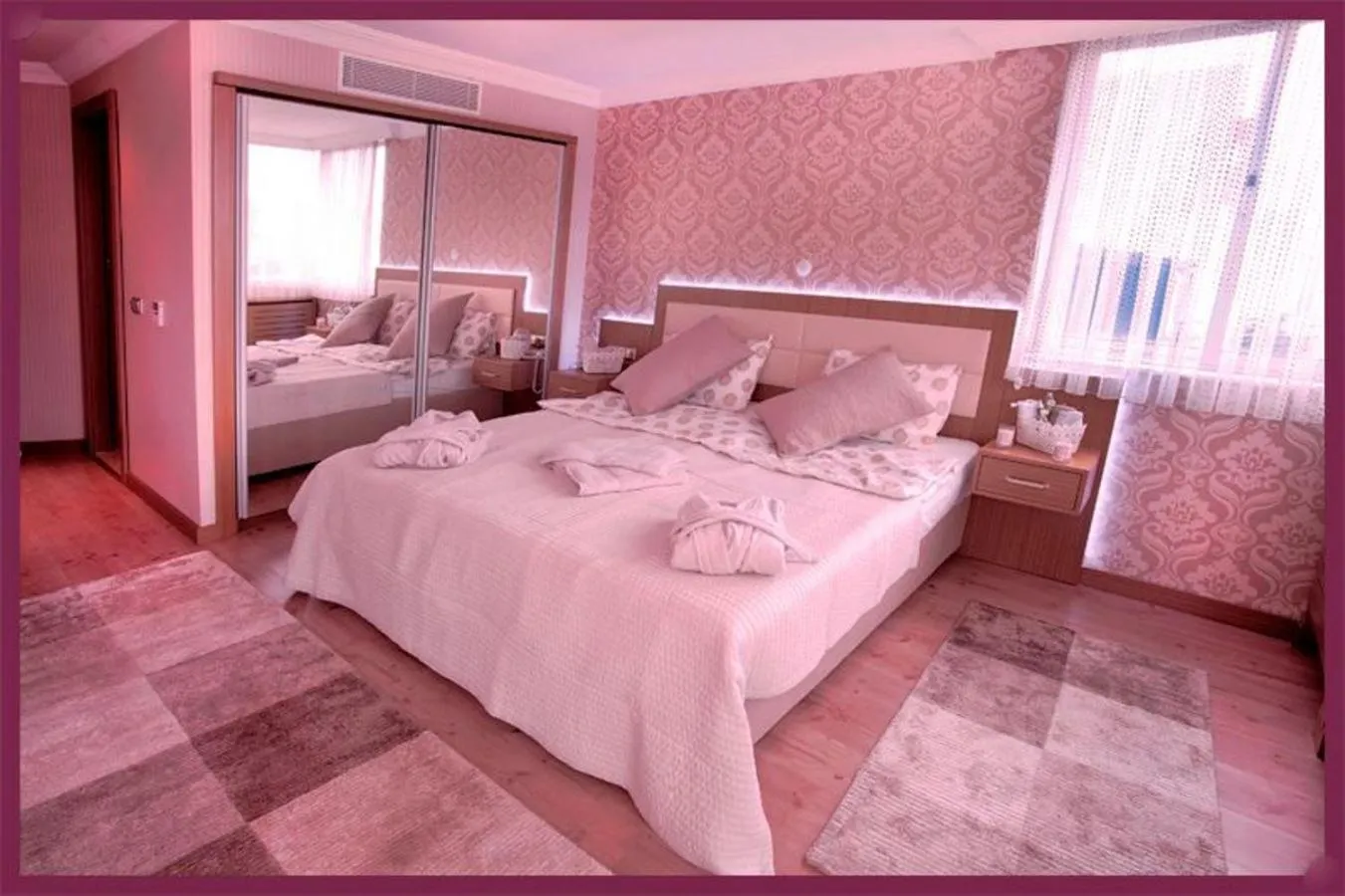 Bed in GRAND ZENTRUM HOTEL & CAFE RESTAURANT - Taksim Square