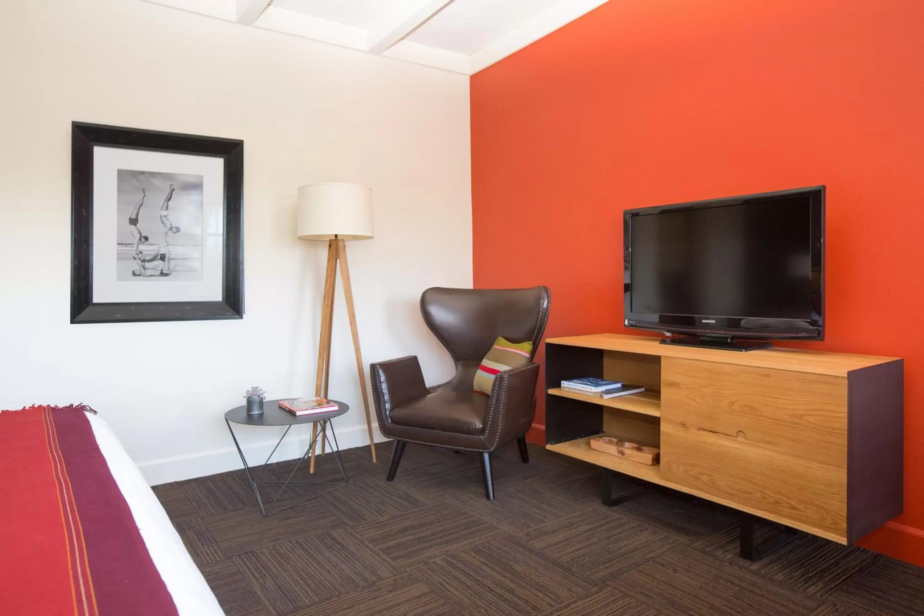 Bed, TV/Entertainment Center in Santiago Resort - Palm Springs Premier Gay Men’s Resort