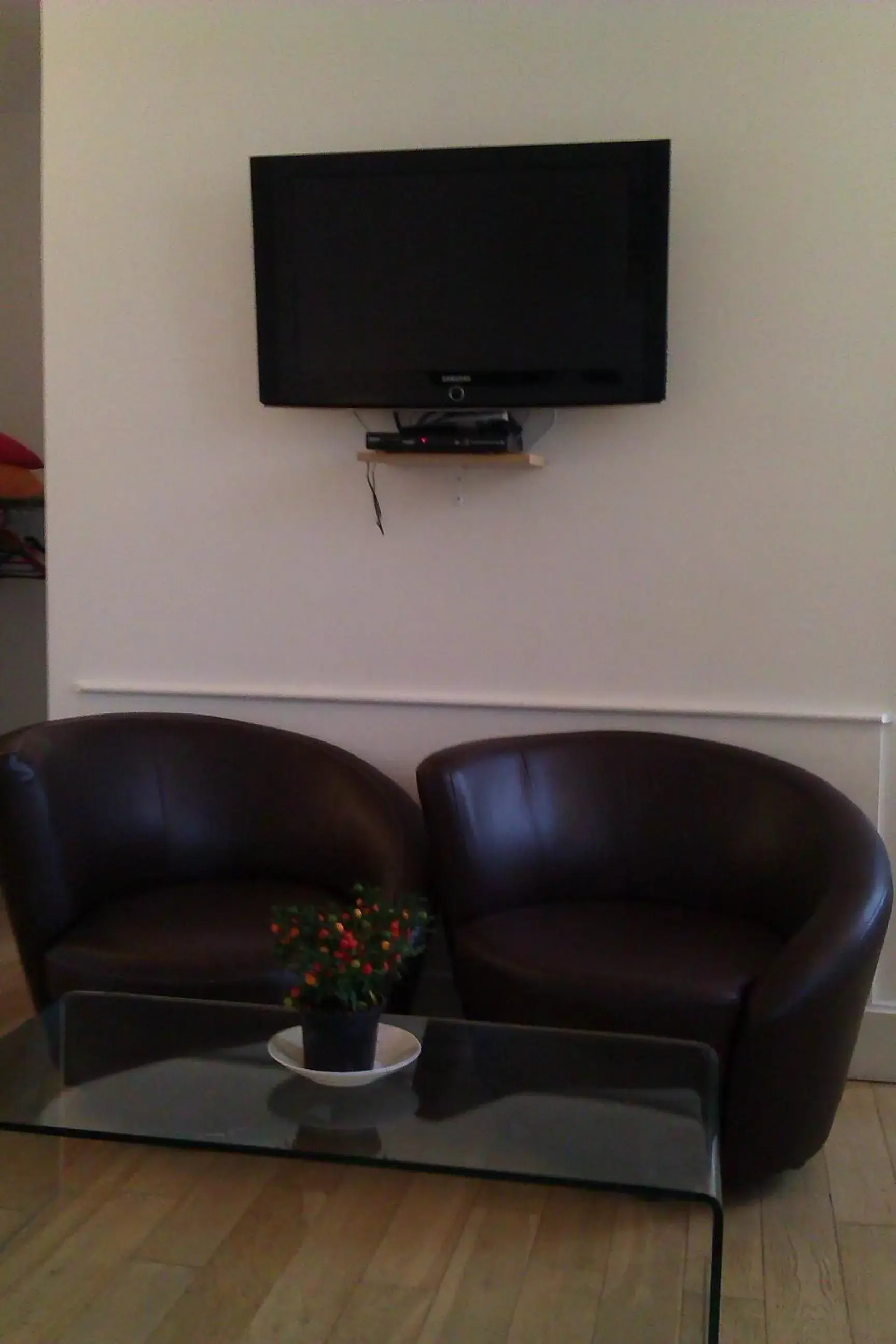 TV and multimedia, TV/Entertainment Center in Les Galets Bleus