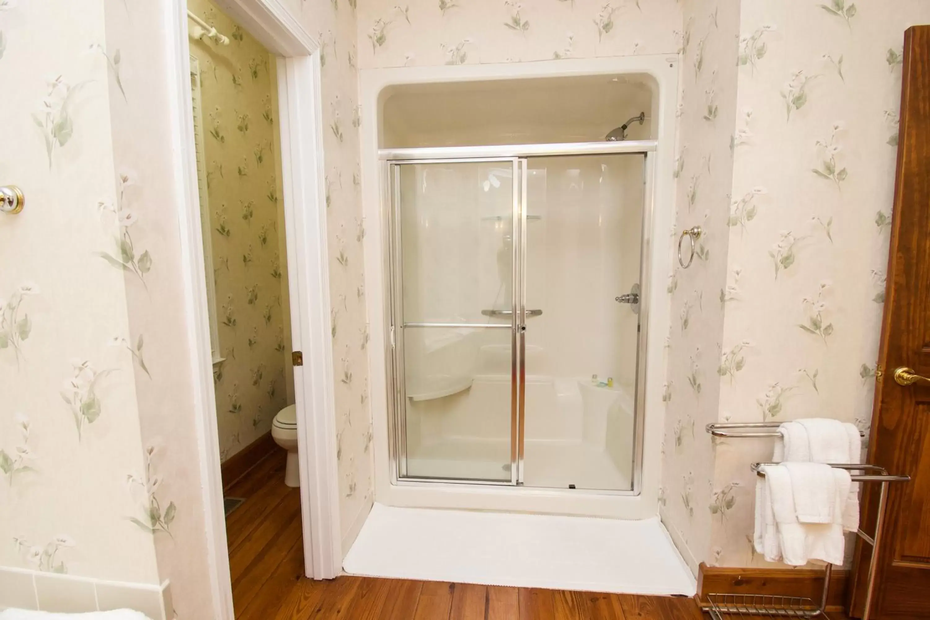 Bathroom in Paradise Hills, Winery Resort & Spa