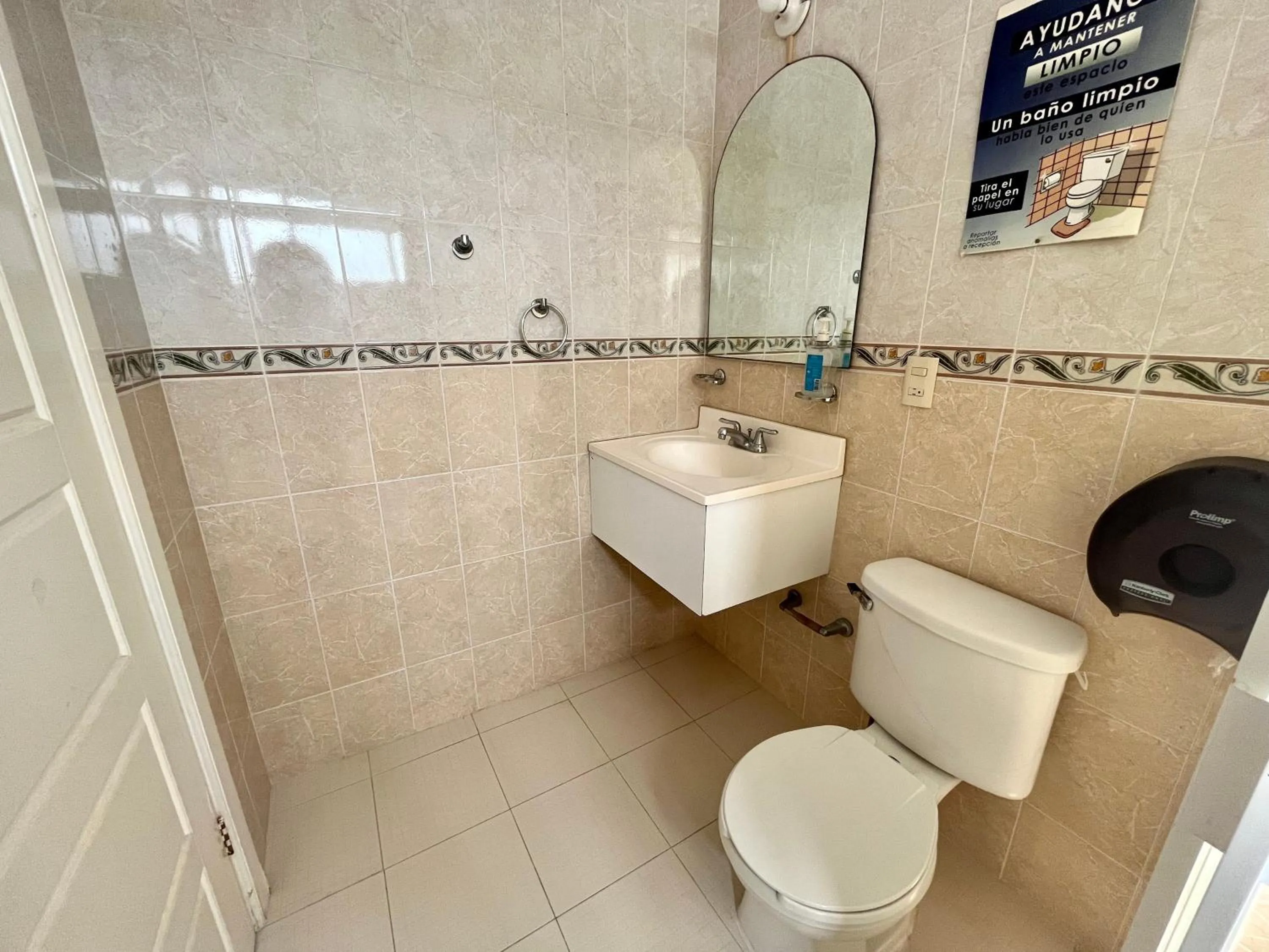 Bathroom in OYO Hotel Puerto Real Coatzacoalcos