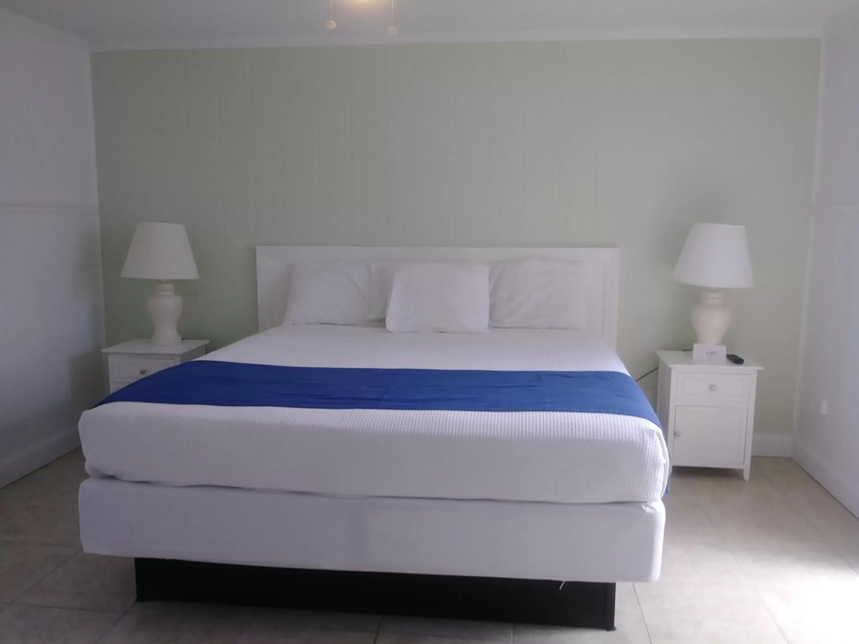 Bed in Kingsail Resort