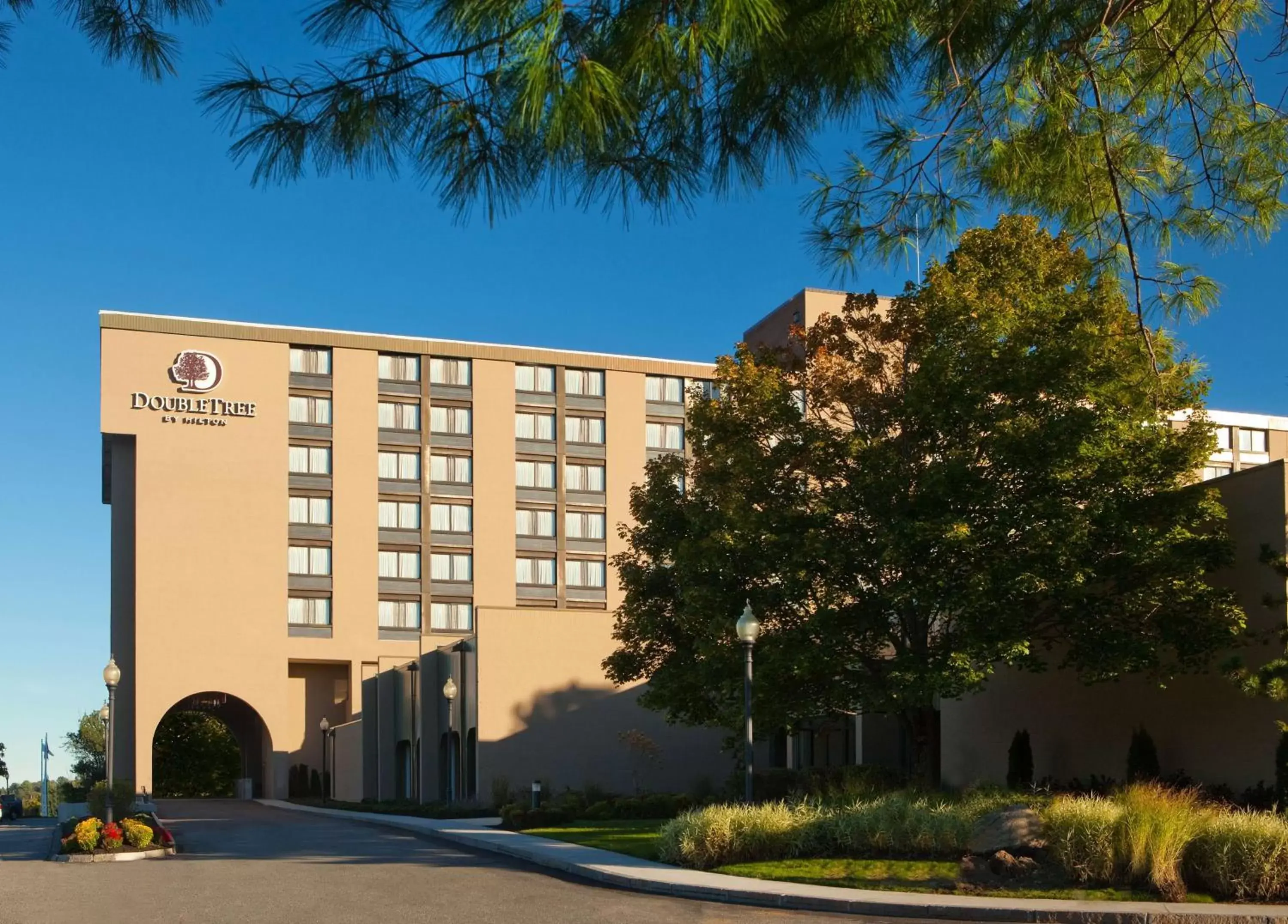 Property Building in DoubleTree Boston North Shore Danvers